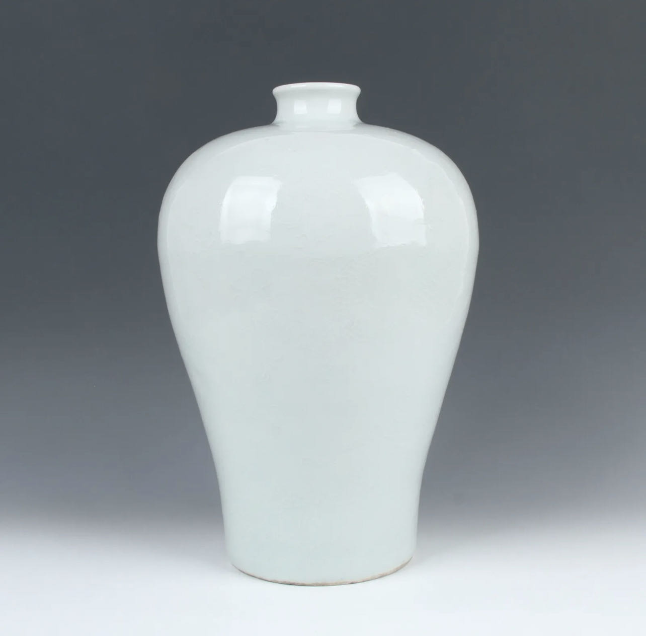 大明宣德年制青花倭角四方瓶