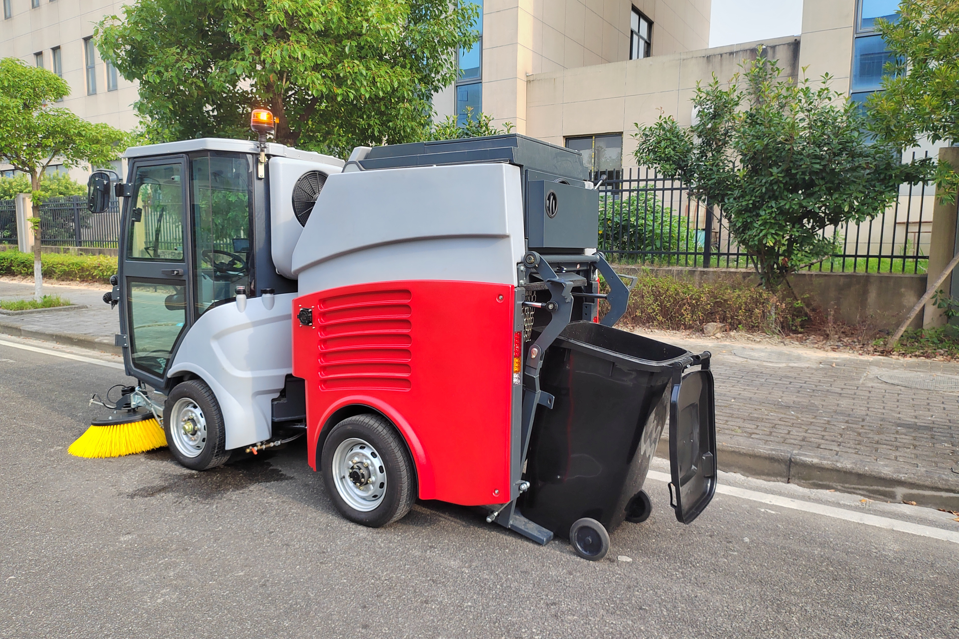 e300纯电动扫地机,清洁界的黑马!