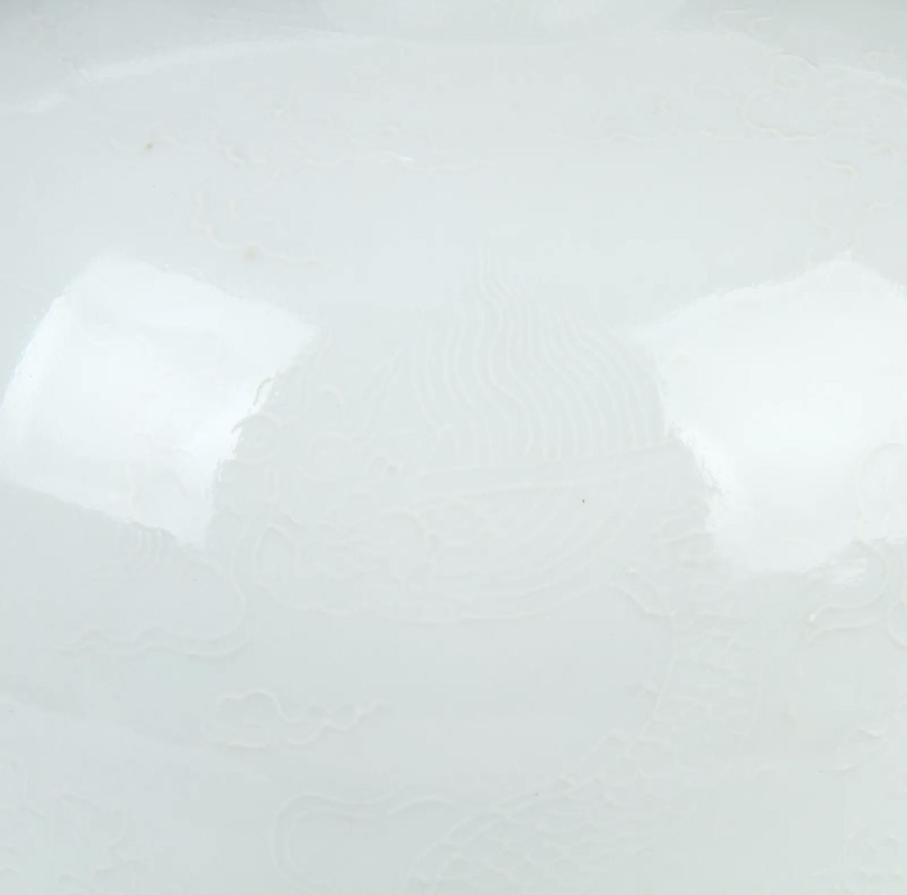 大明宣德年制青花倭角四方瓶