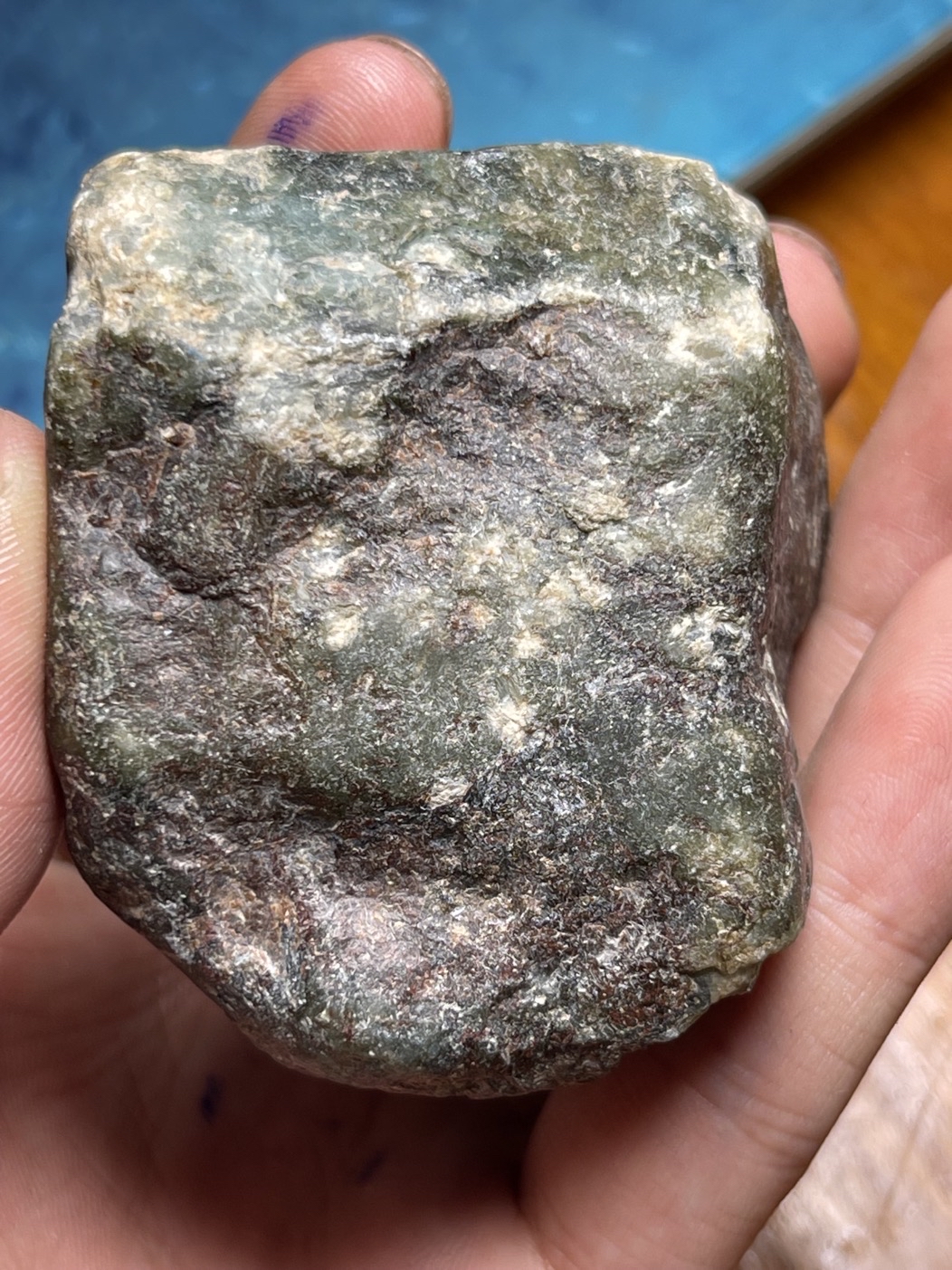 246克,会卡 漏200 #翡翠原石# #翡翠珠宝# #缅甸翡翠