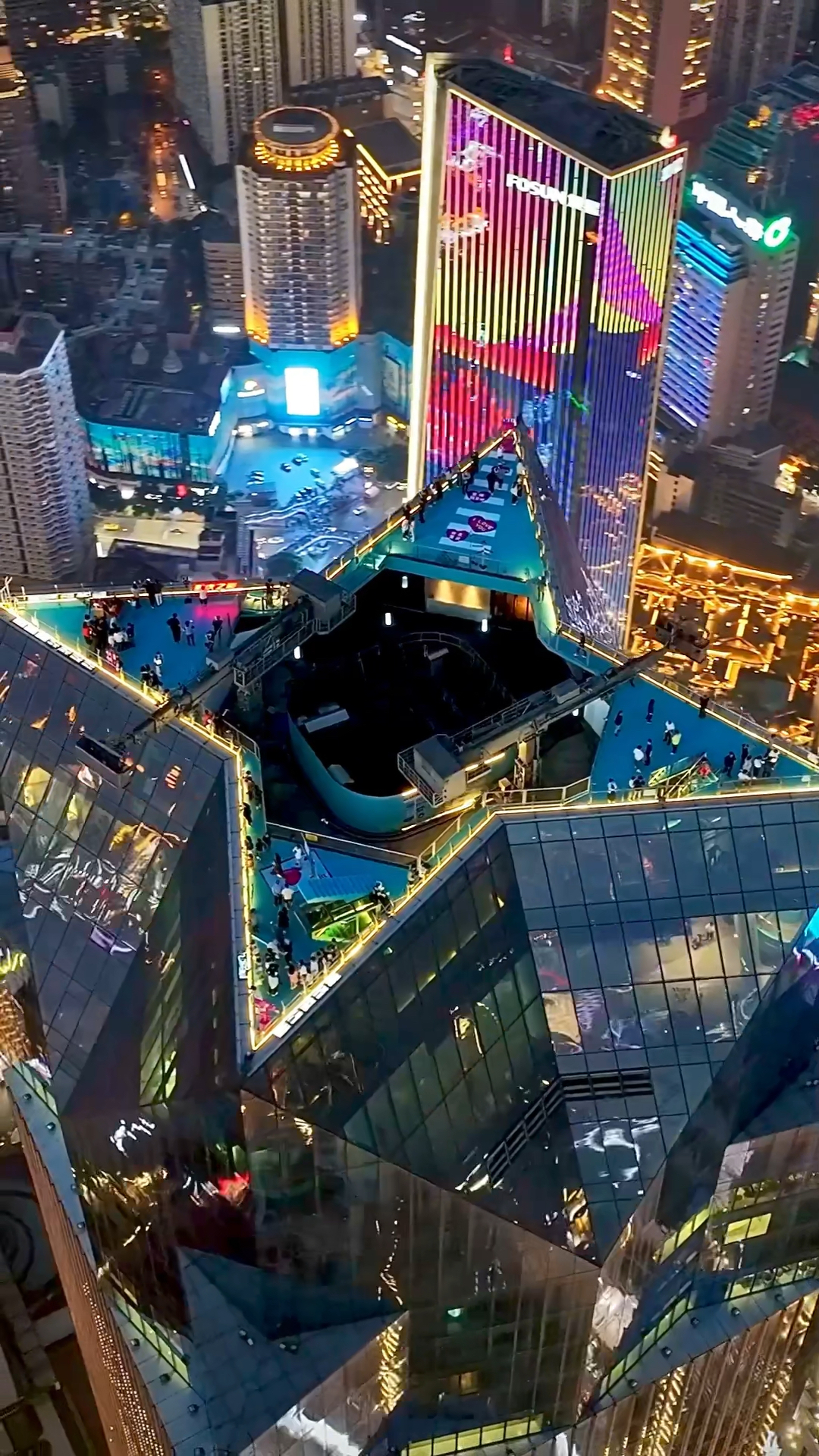 wfc会仙楼观景台,重庆环球金融中心的73层,"西部之巅"-度小视