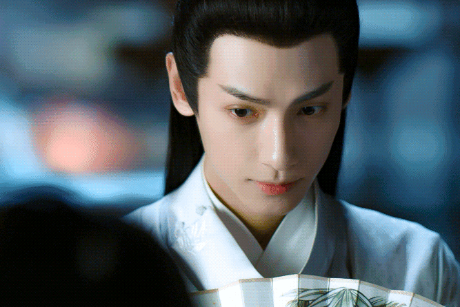 罗云熙,醒醒吧!"小鸡仔"身材演大侠,穿的再花里胡哨也没用!