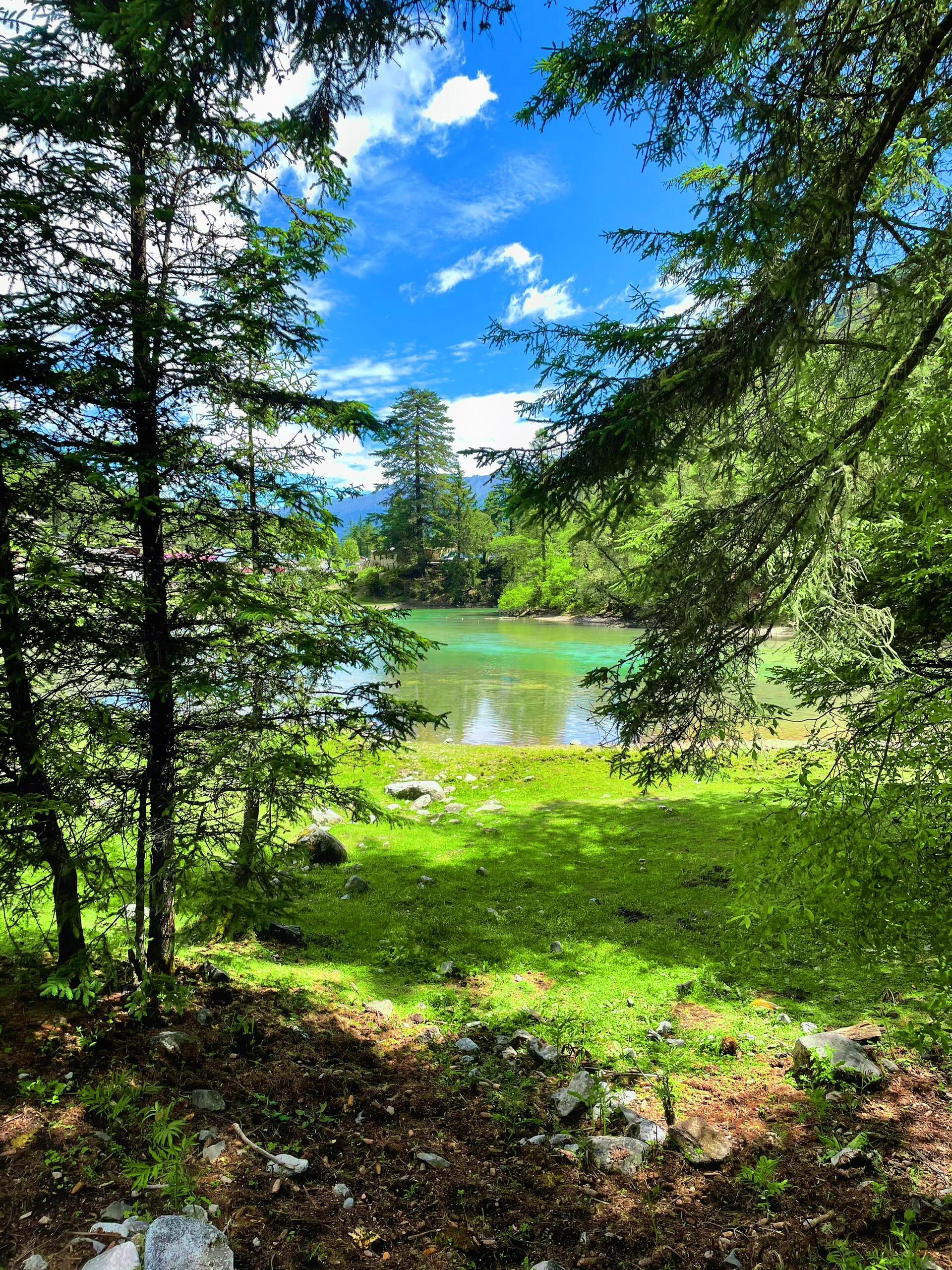 甘孜月亮湖风景区图片