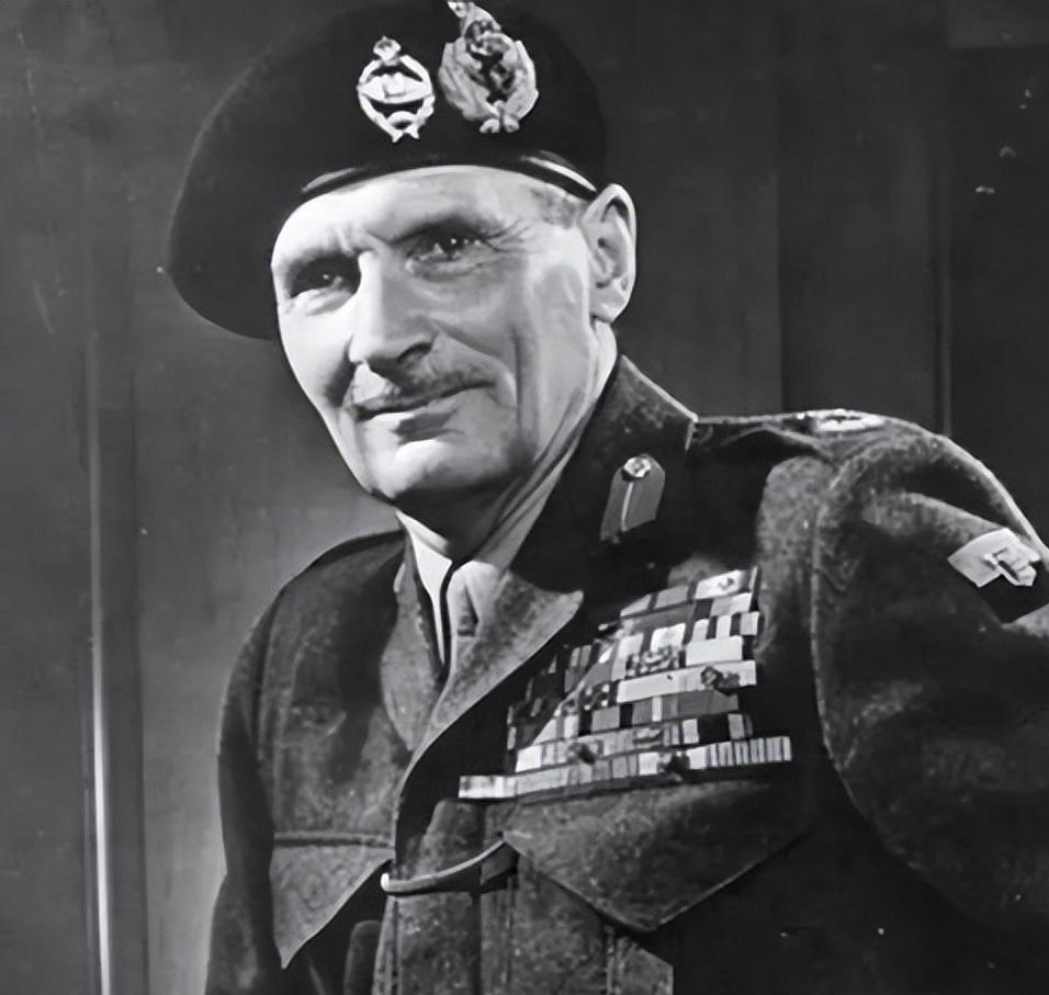 1960年蒙哥马利访华时观看军事表演,期间提出要求:请士兵们脱帽