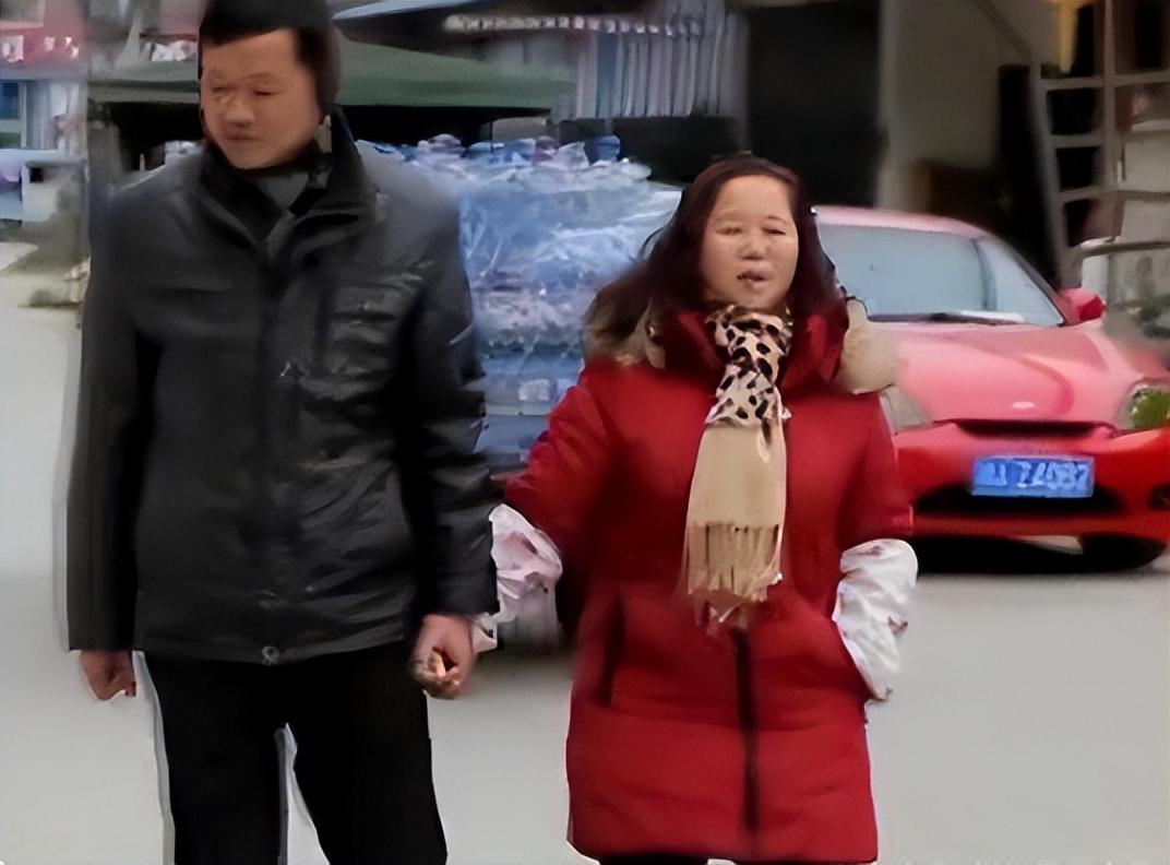 回顾袖珍人吴康:他的外表看似小孩,实则36岁,如今靠拼图发家致富