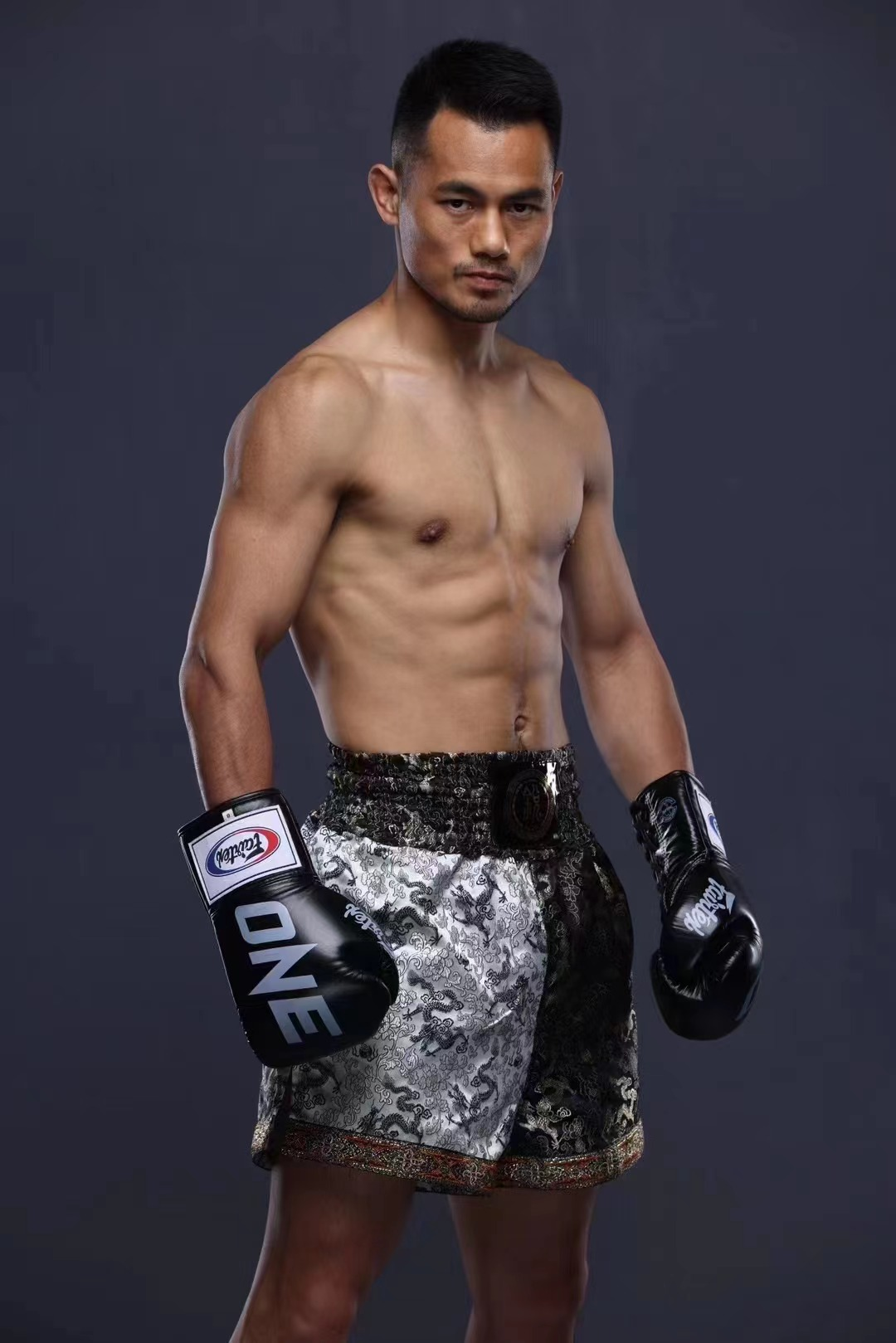 "妖刀"锐不可当!魏锐三回合完胜"中国拳手克星"秋元皓贵!