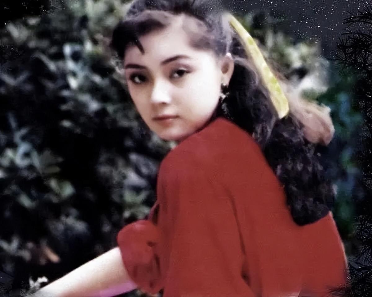 回顾:"薛宝钗"张莉身家过亿至今不婚,无儿女难逃"红楼一梦"