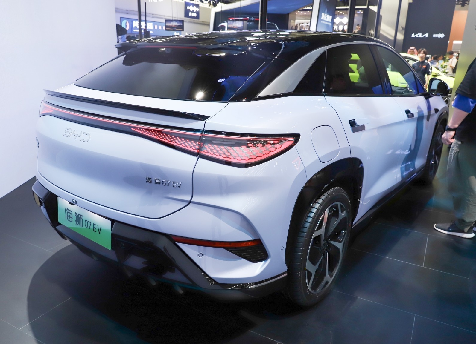 比亚迪全新中型suv即将上市!外观炫酷轴距接近3米,续航超600km