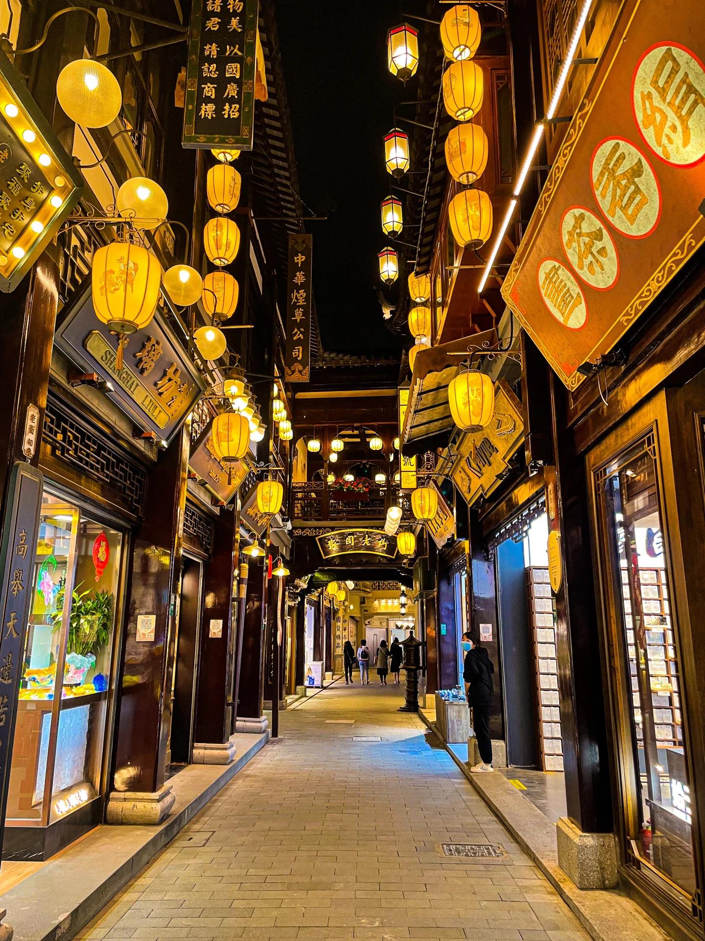 上海城隍庙景点介绍  夜晚的上海城隍庙,真的美到让我心醉!