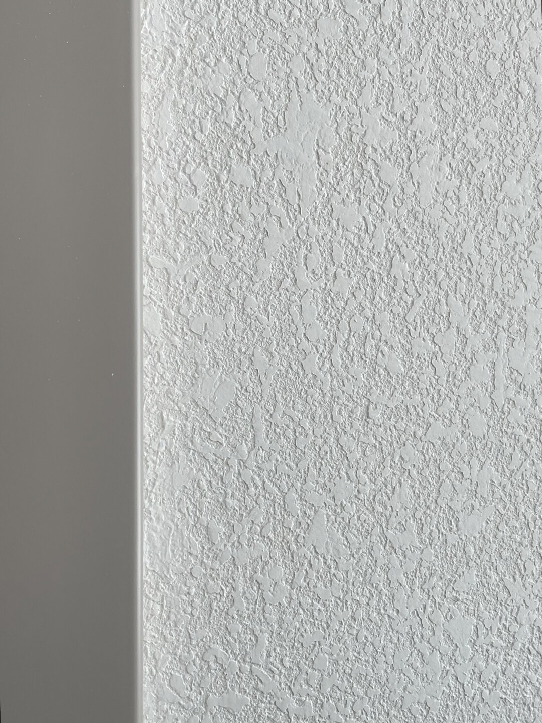 的时候,很是纠结,不知道墙面选择贴瓷砖,还是直接刷普通的墙漆就好了