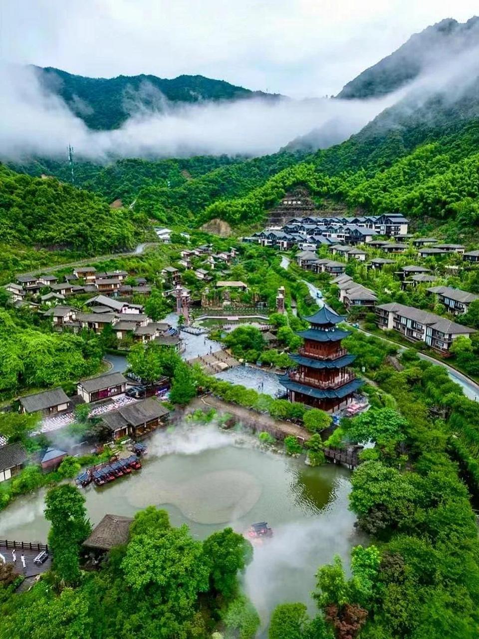 葛仙山风景区在哪里  我是五一刚和舍友葛仙村玩完回来 如果你还在