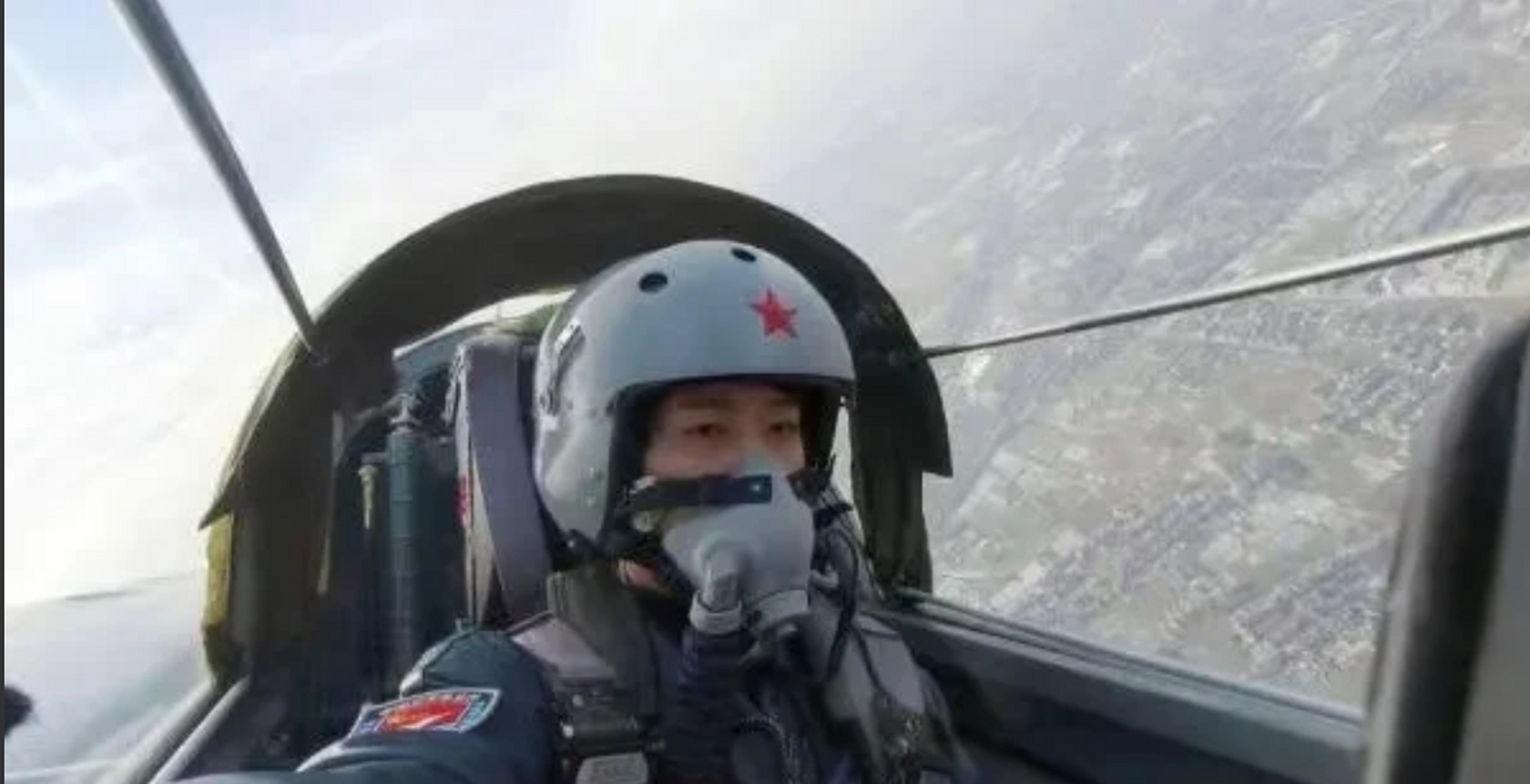 首批歼击机女飞行员盘点: 1,何晓莉,四川乐山人,空军中校军衔.