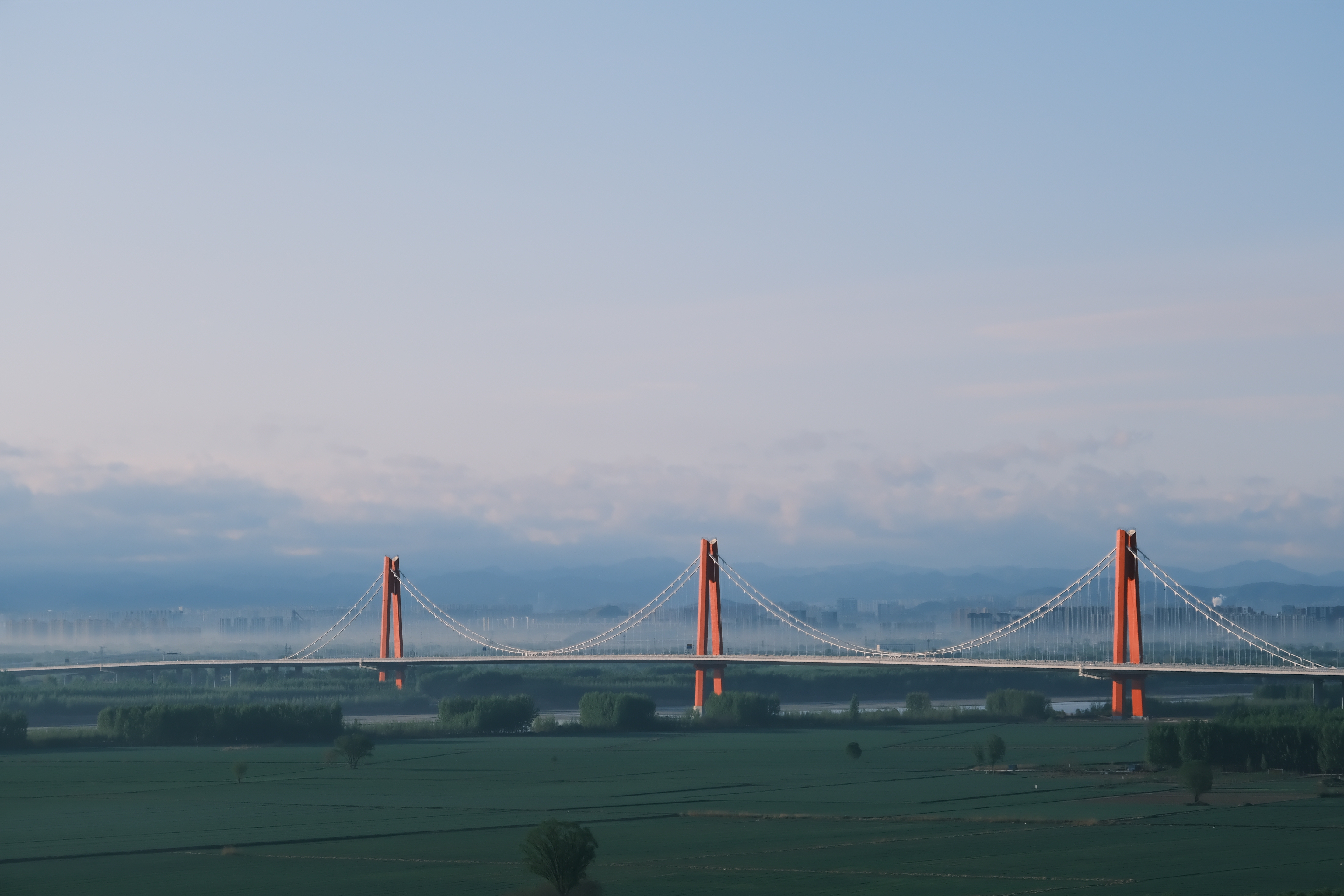 投稿:远眺济南黄河凤凰大桥,黄河三桥,黄河大桥复线  图片由楼友"金木