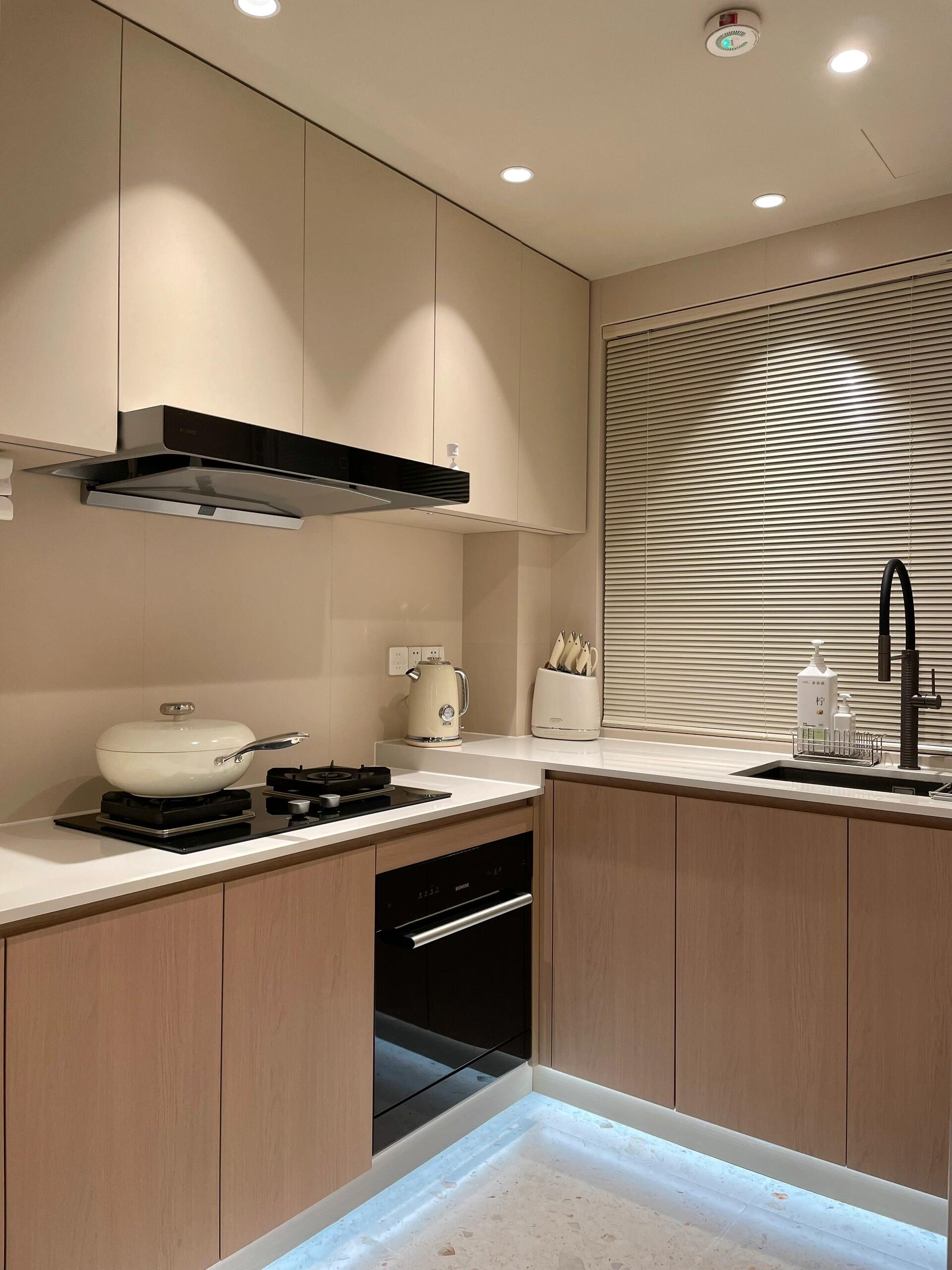 简约温馨实用的小厨房装修.