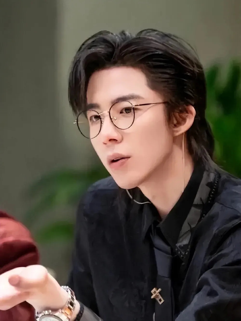 刘宇宁年龄疑云:娱乐圈的"坦诚.@娱乐搬砖的动态