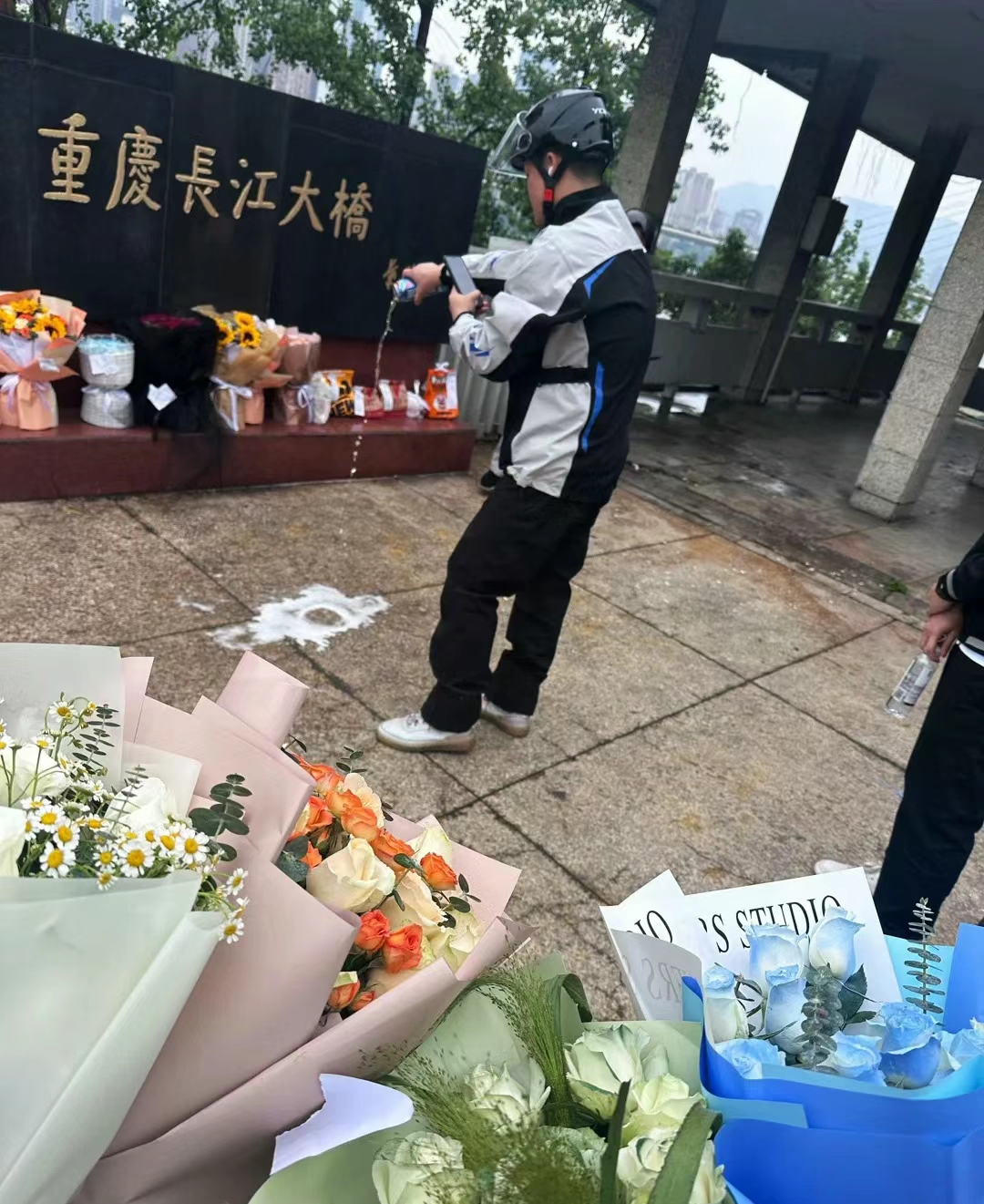 虽然死者为大但说句不好听的这不就是恋爱脑为一个不值得的人寻死