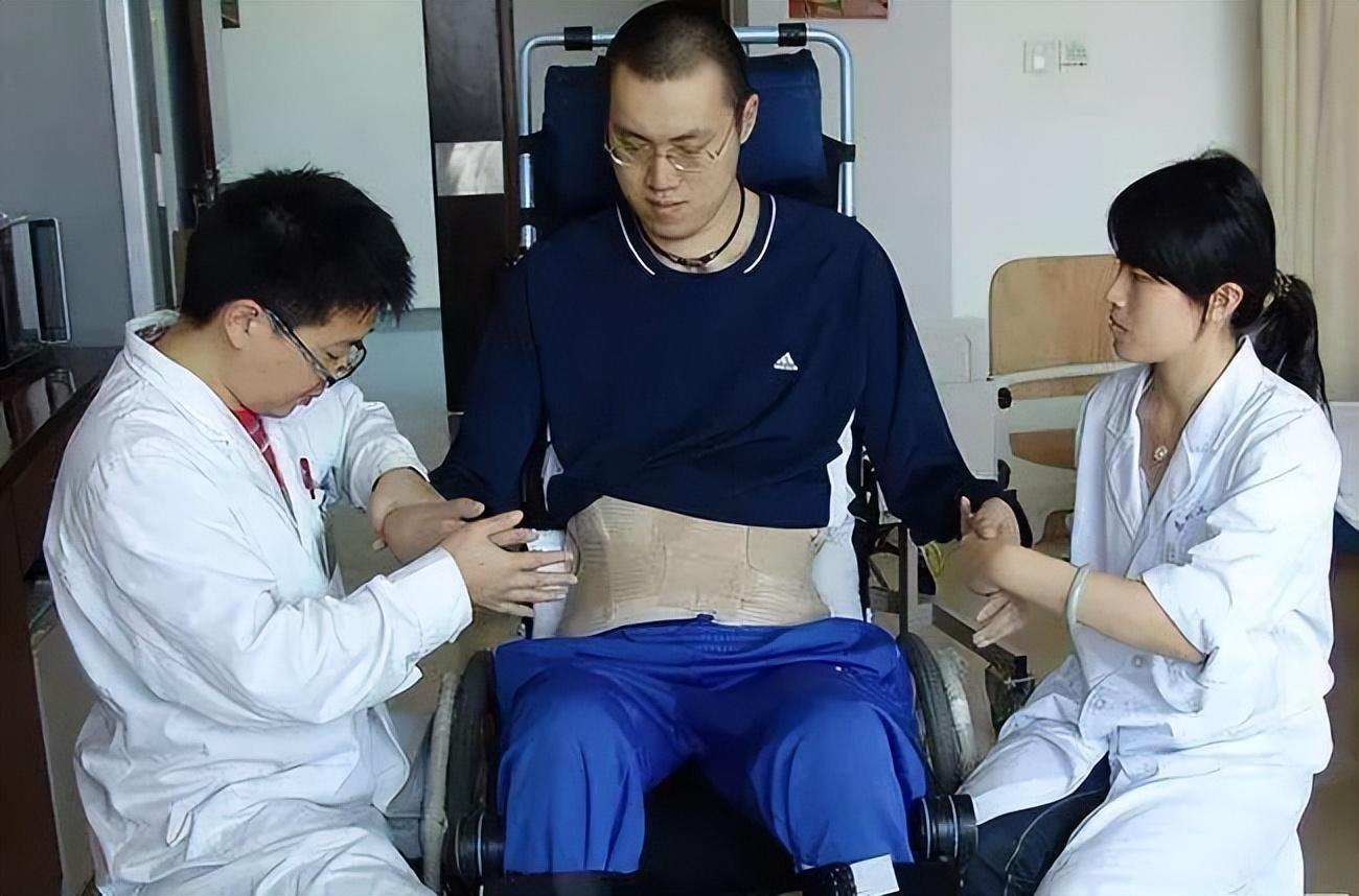 回顾:瘫痪15年男排国手汤淼近况:妻子早已改嫁,如今女儿已5岁