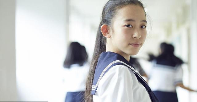 回顾:少女4年花600万全身整容,身份证换4次,如今18岁似"大妈"