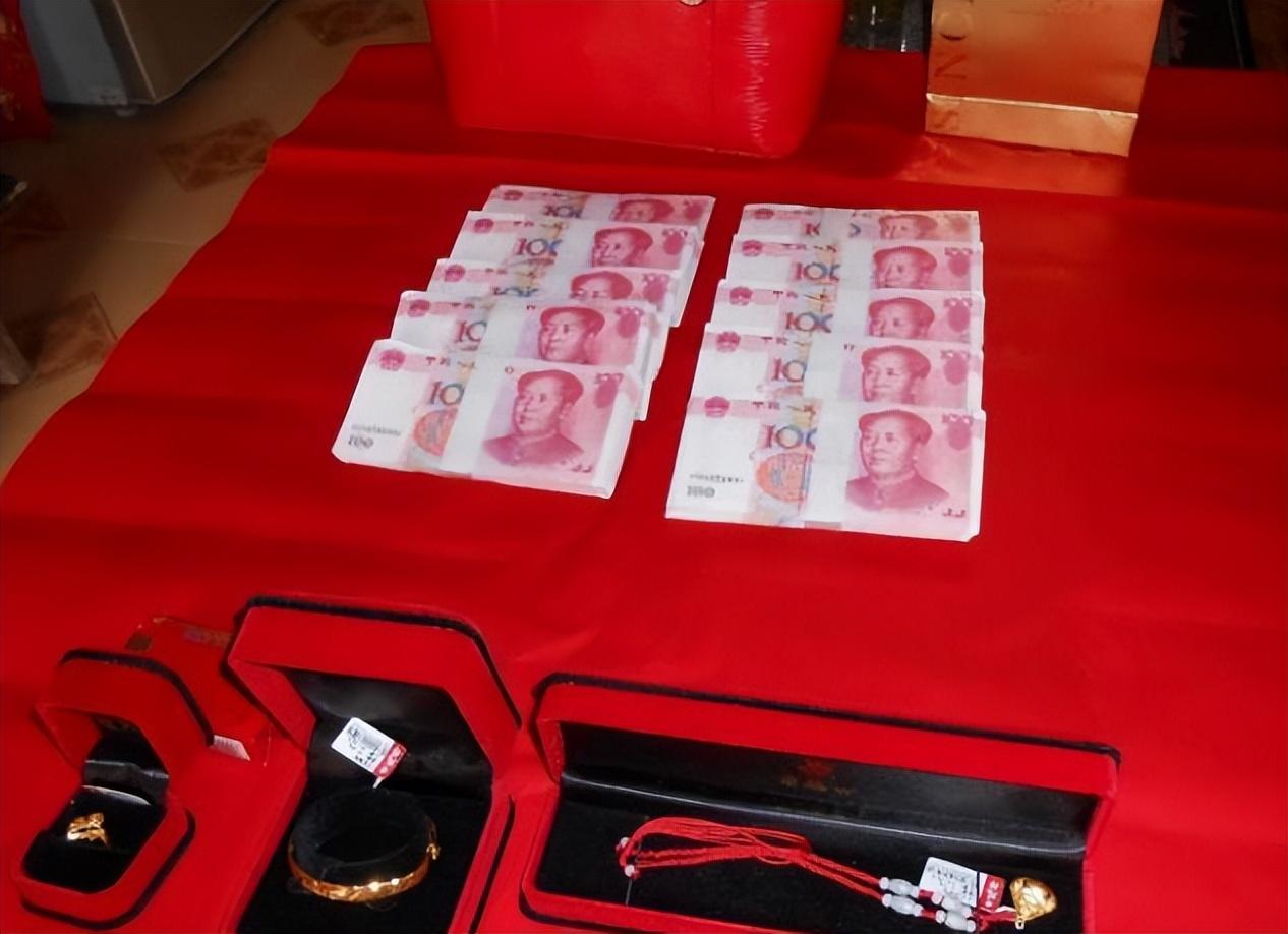 2017年,河南老汉凑儿子彩礼欠20多万,为何儿子新婚夜"锤杀"新娘?