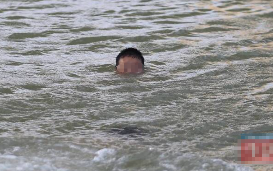 儿童溺水死亡图片