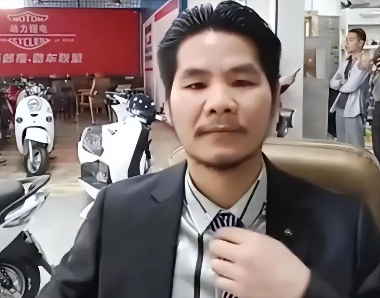 回顾不接受1500万的年薪,当年称"不可能打工"的男子,今怎样了?