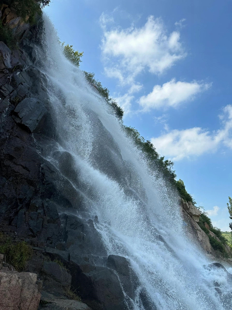 我要给大家分享一个济南周边一日游的好去处——云河桥和黄巢瀑布