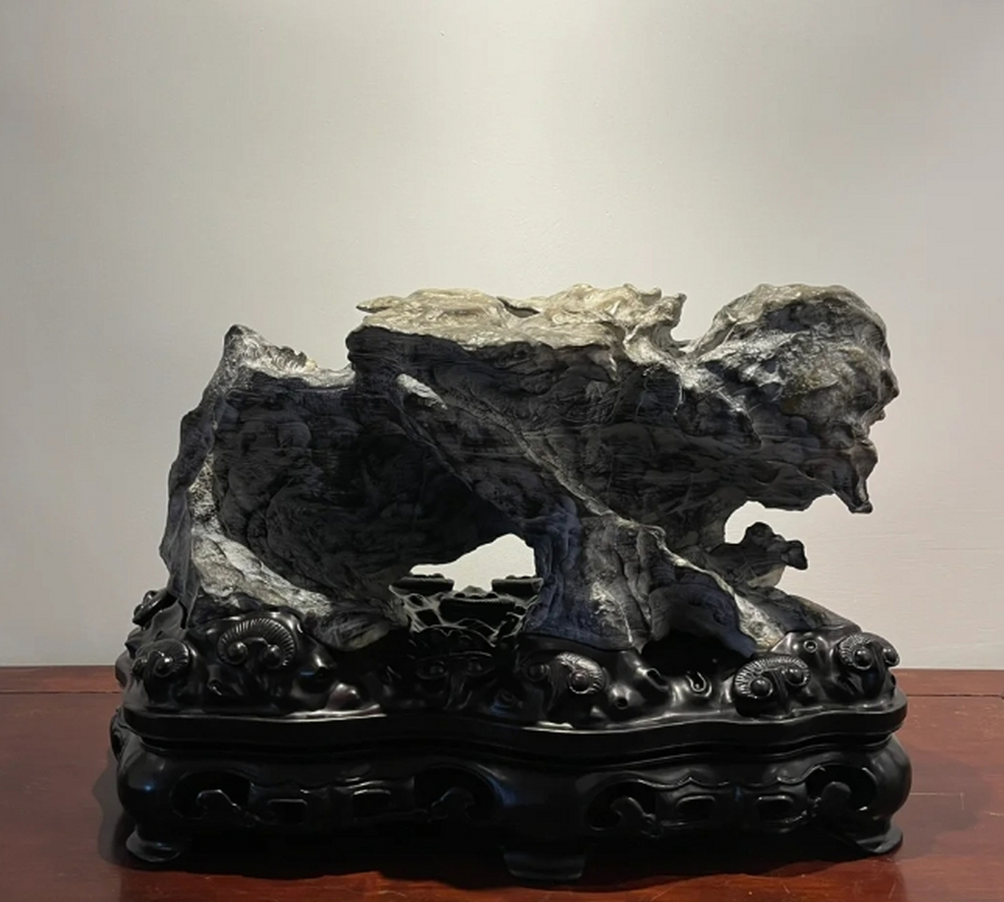 点击头像看直播# #奇石摆件#太行山地区的岩石种类繁多,包括石灰岩