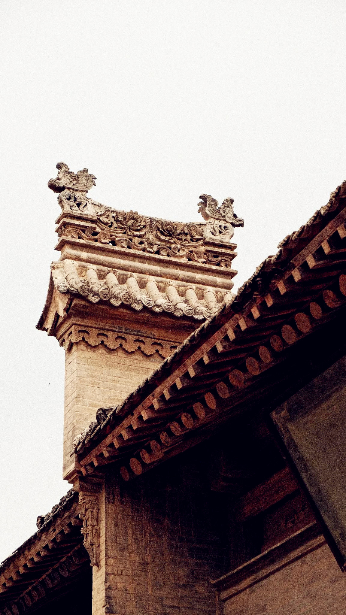 李家大院简介  "慈善世家":李家大院坐落在山西省运城市万荣县闫景村