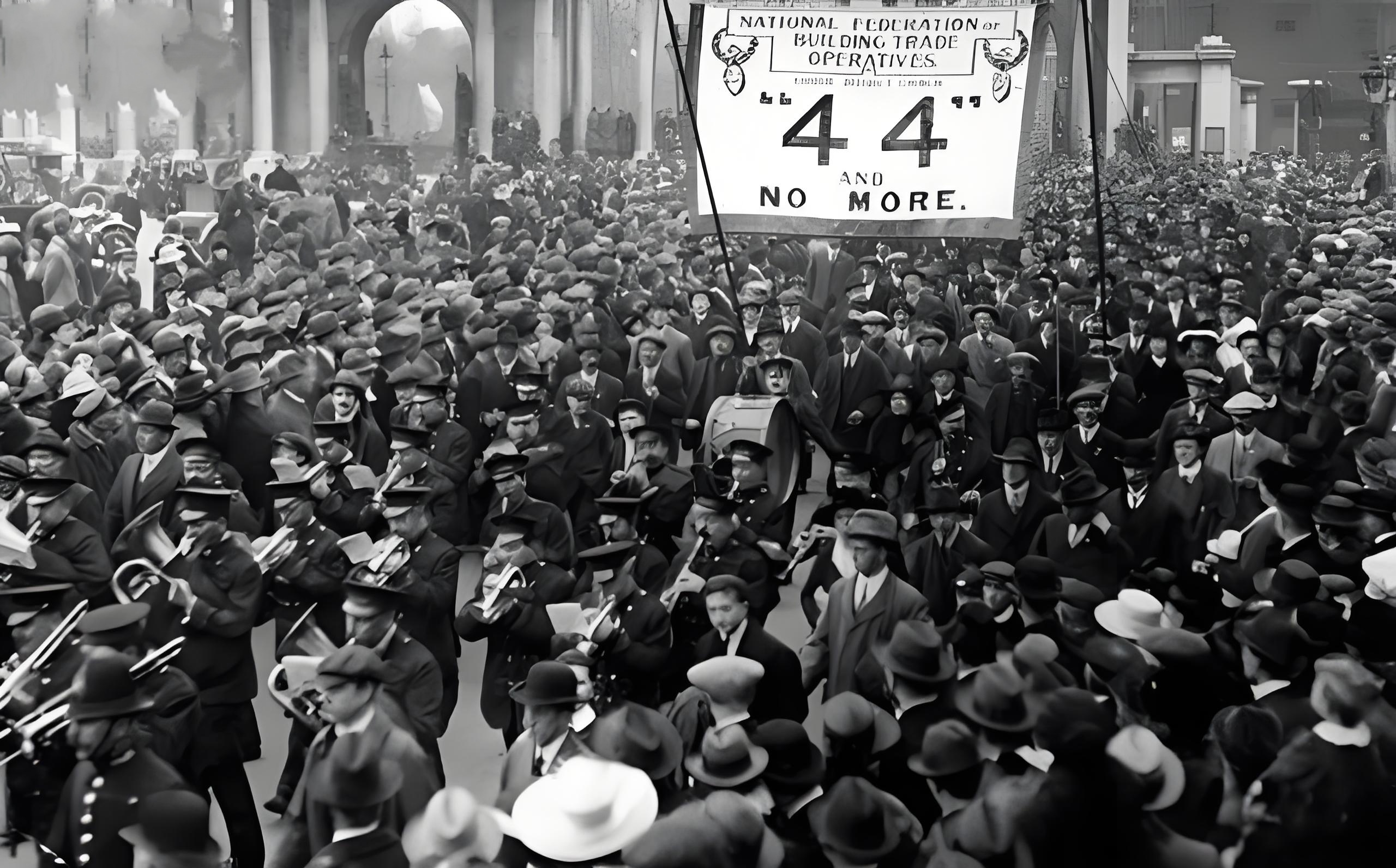 早在1886年,美国工人居然就要求"8小时工作制",5月1日这一天,芝加哥约