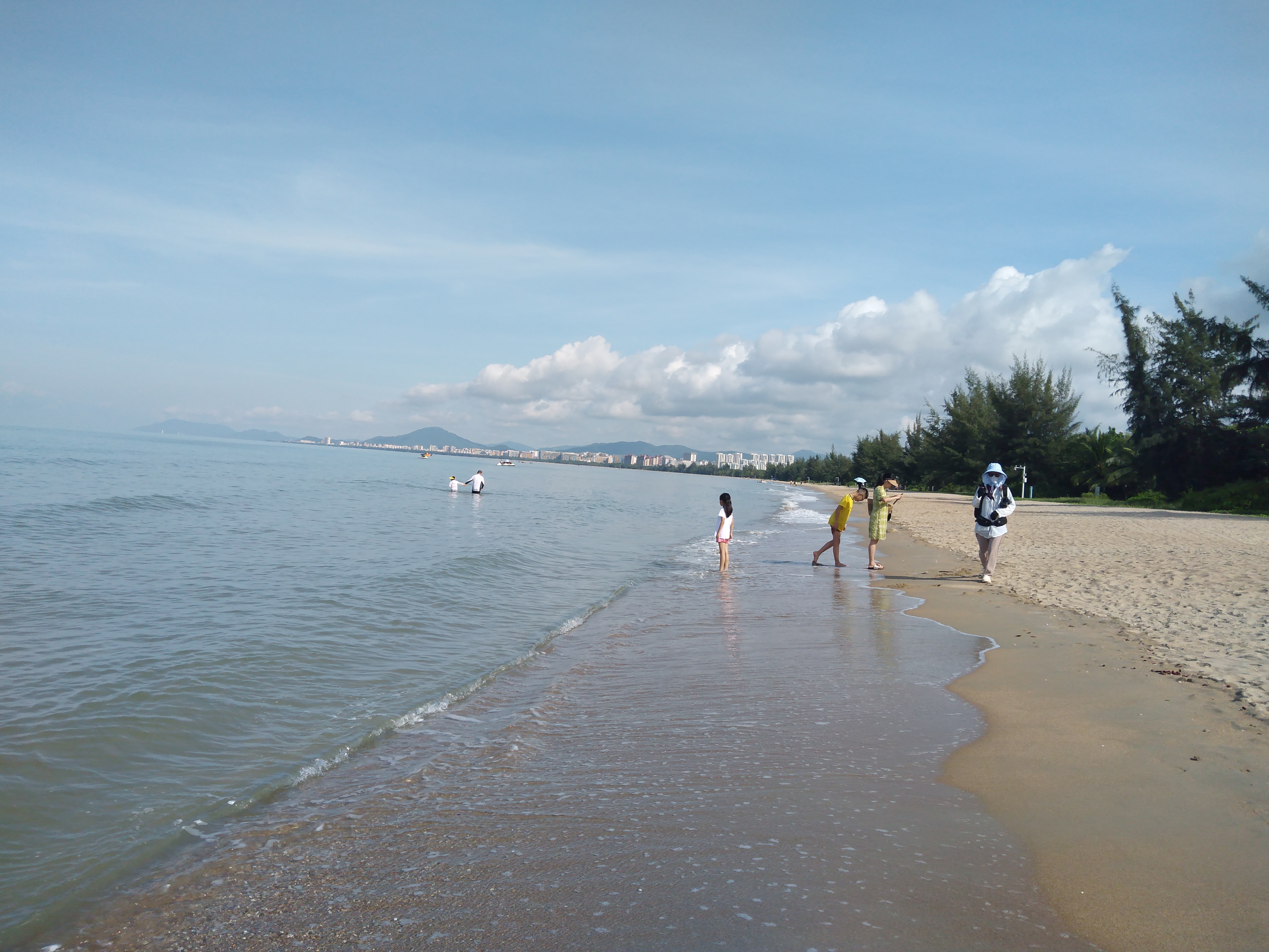 当你向着我走来,触动心弦的每一根神经连着热血一起沸腾!