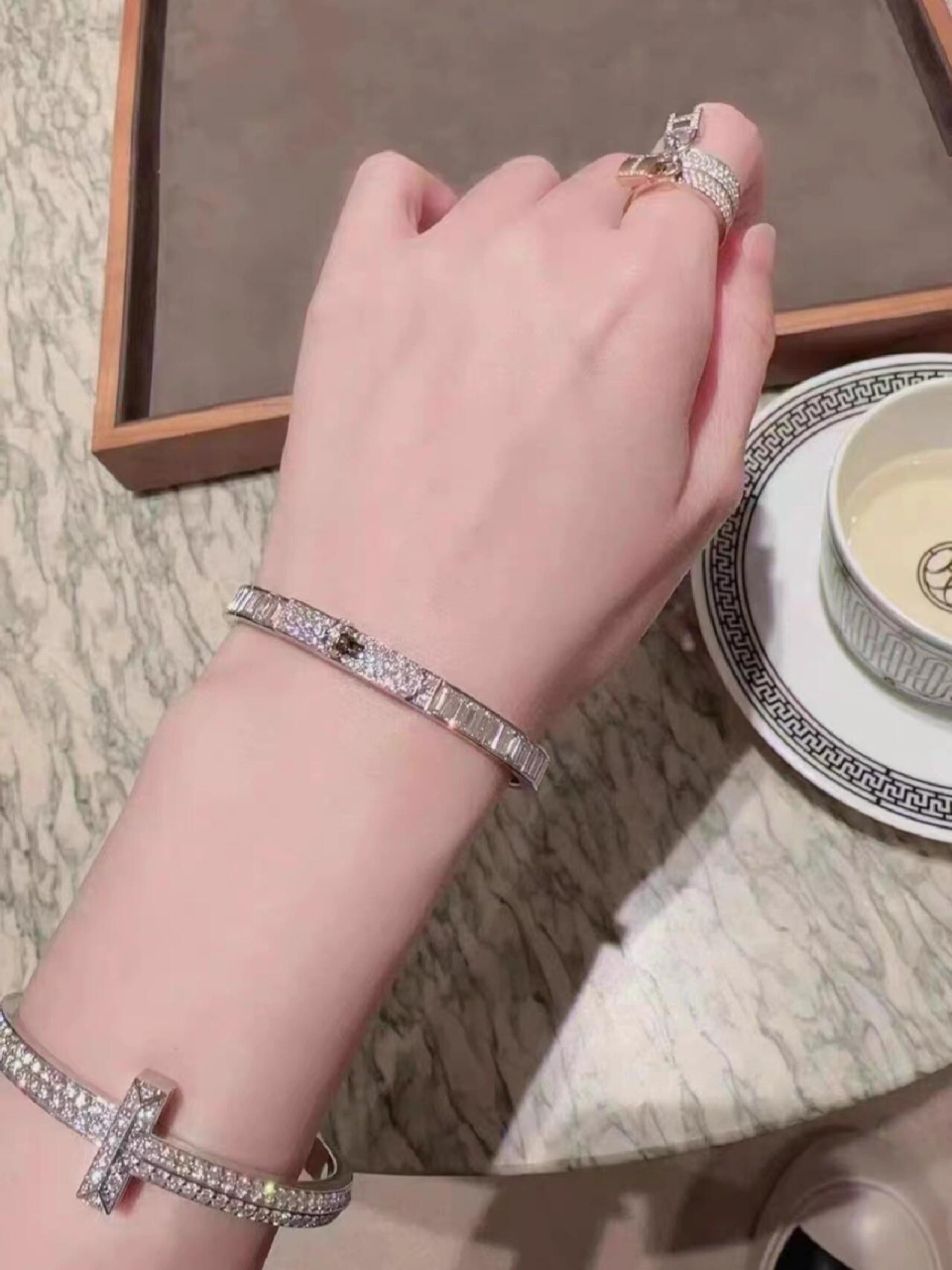 爱马仕 kelly 满钻手镯,华丽闪耀,优雅大方