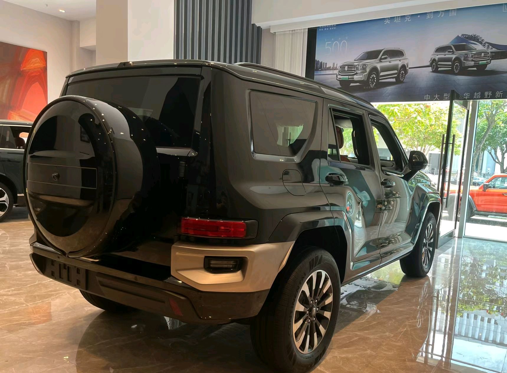 坦克700越野车:国产硬派四驱新标杆