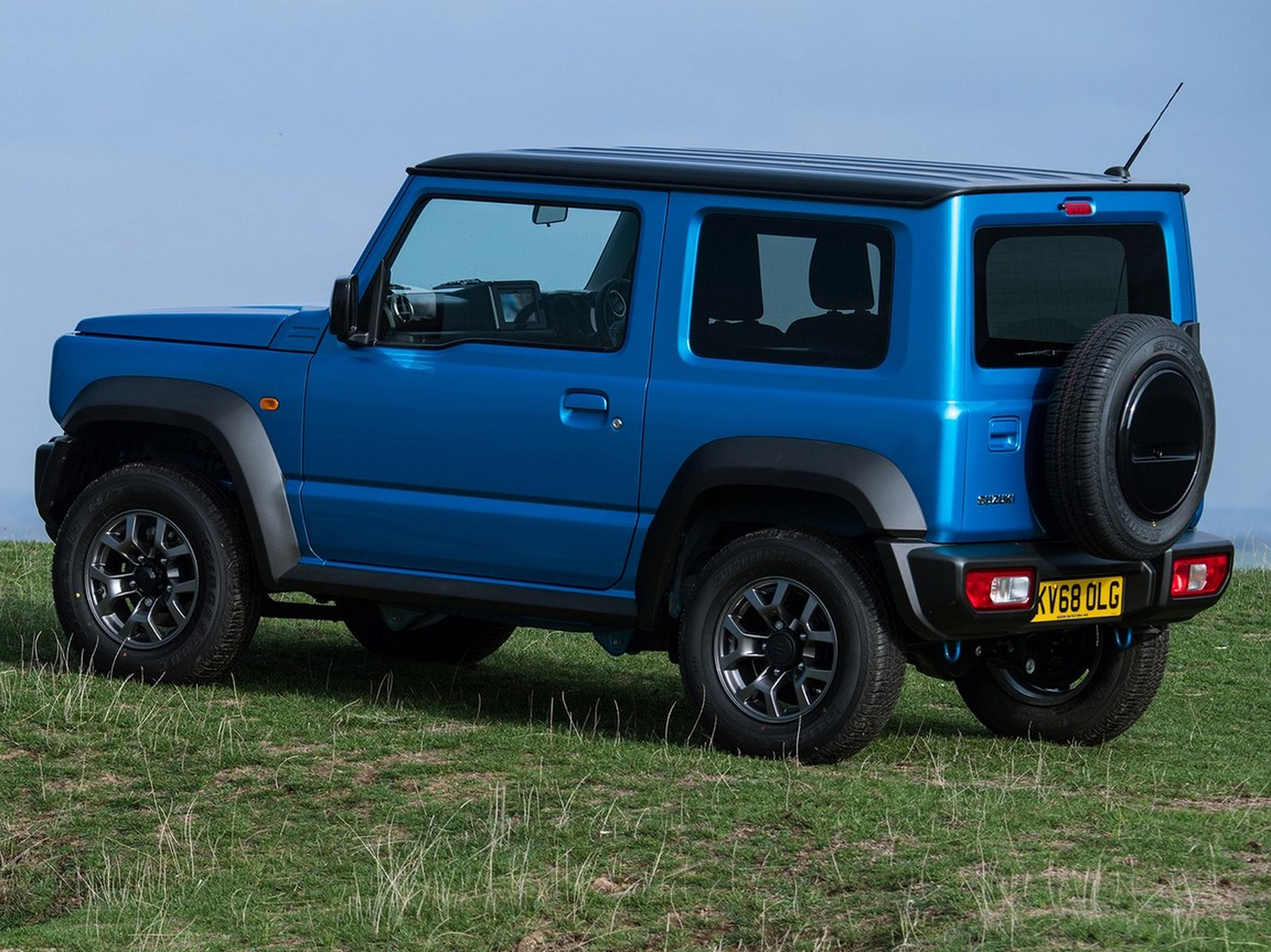 铃木吉姆尼,小小迷你版的越野suv车型