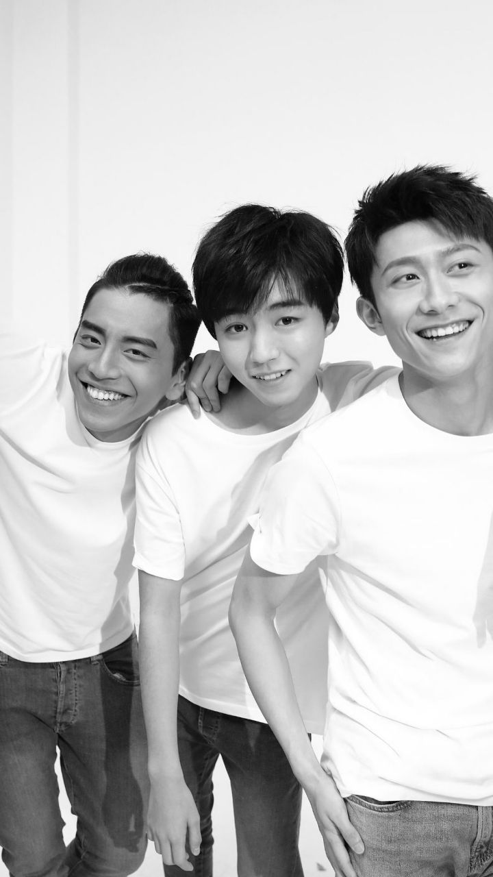 王俊凯王大陆和张一山同框,两个大嘴一个小嘴把我看笑了.