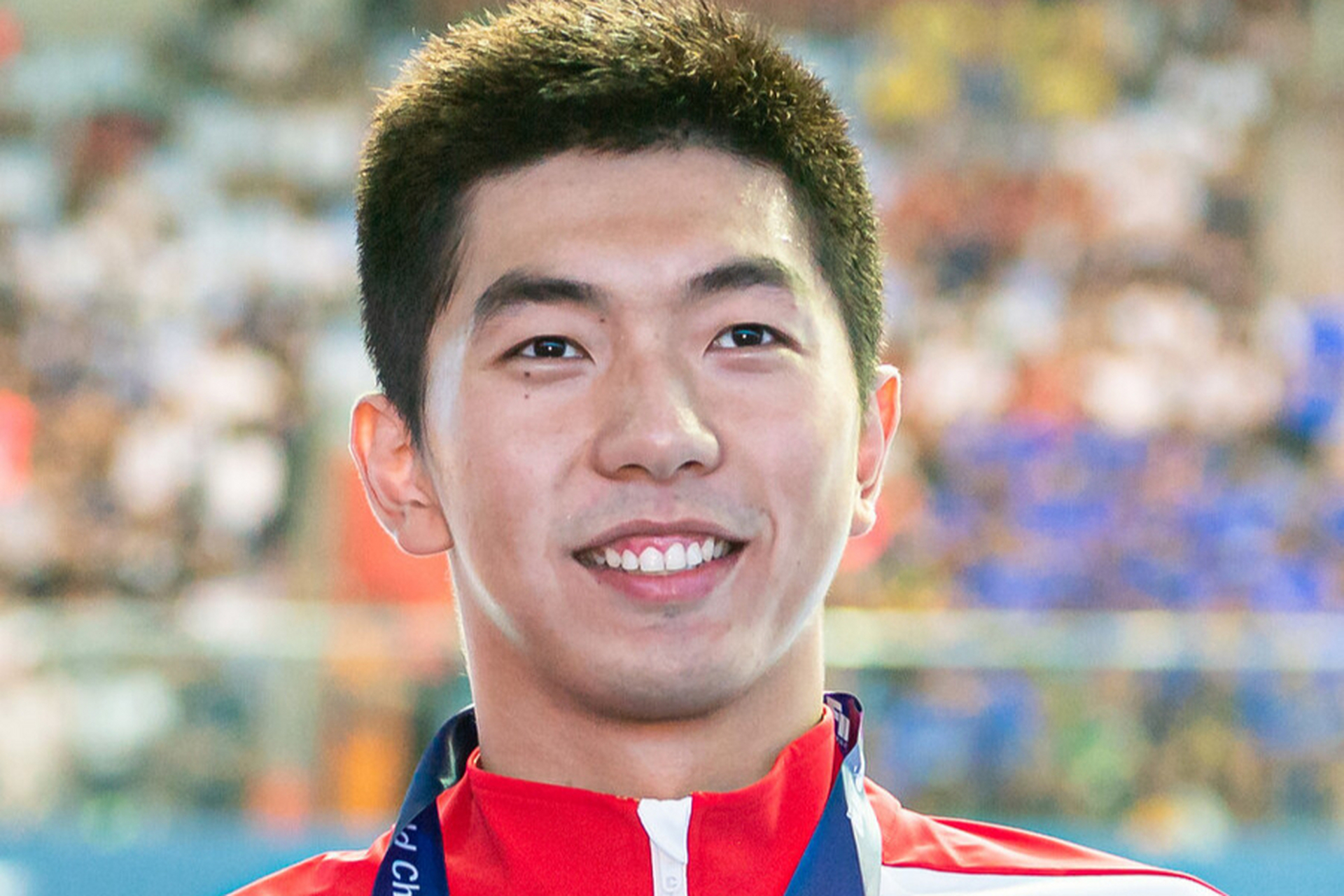 中国游泳名将闫子贝在社交平台发文祝福队友出征国家队集训,但他并未