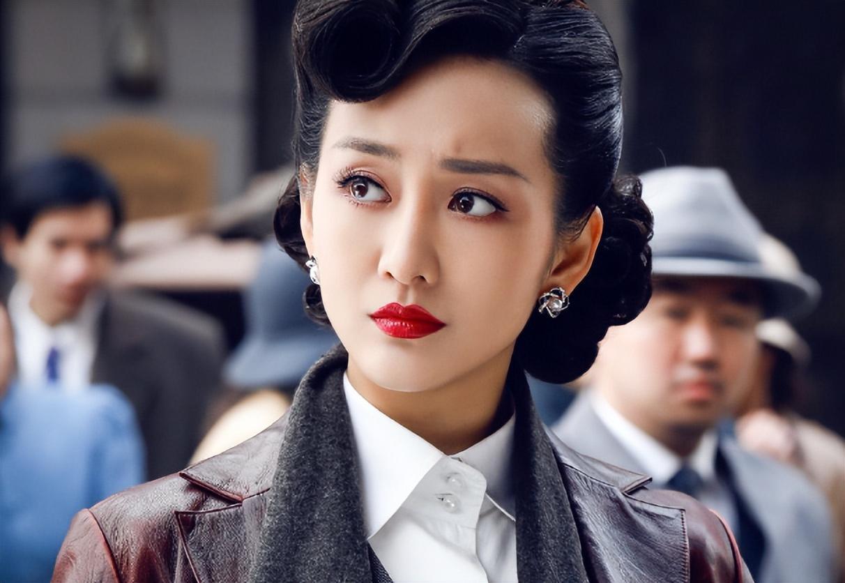 同样是演女特务,王鸥和杨幂一比,我才知道:什么是老天