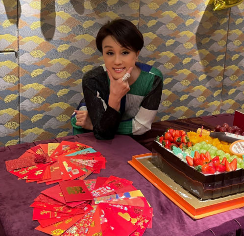 回顾至今未嫁人的8位大龄女港星,有人被骗,有人卑微