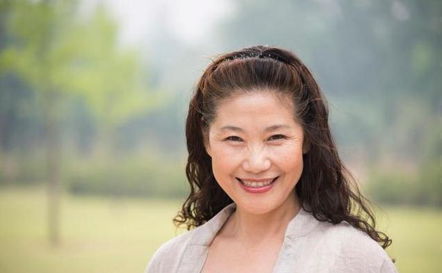 "中年油腻女"的标准来了:女人过了35岁,不妨对照一下是否中招