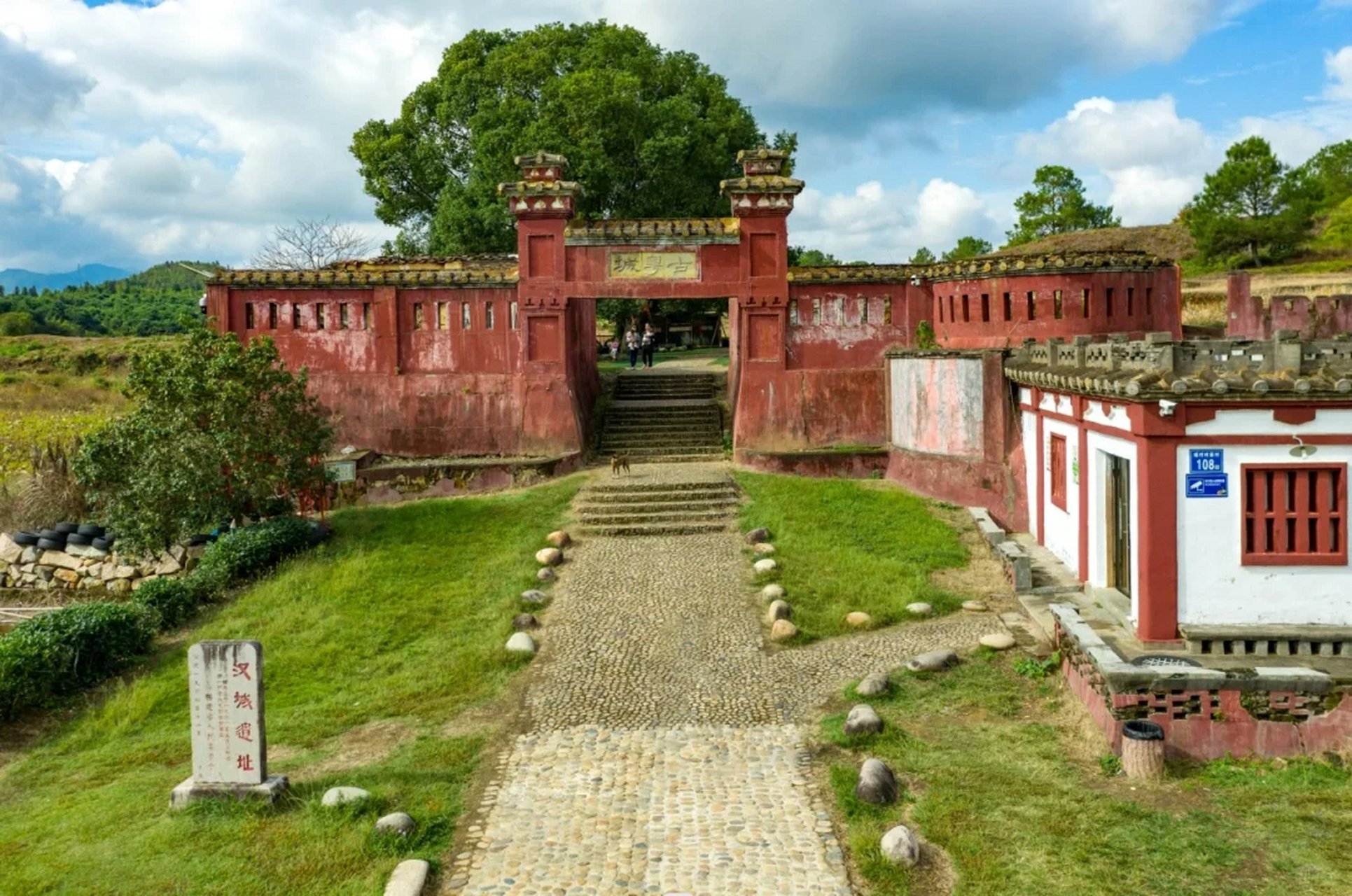 武夷山闽越王城国家考古遗址公园 07车程:20分钟 74游览时长:2-3