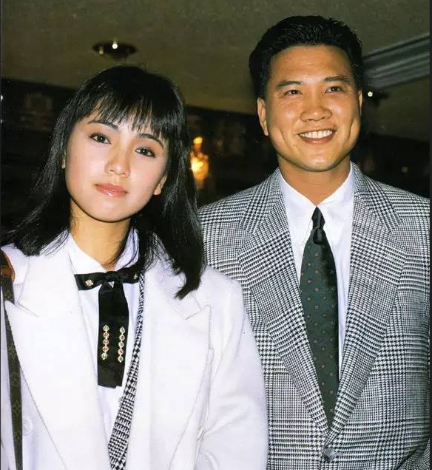 回顾至今未嫁人的8位大龄女港星,有人被骗,有人卑微