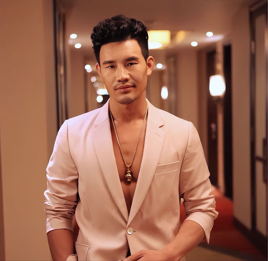 回顾:因眼红吴京,"嘎子哥"花巨资翻拍《战狼2》,上映