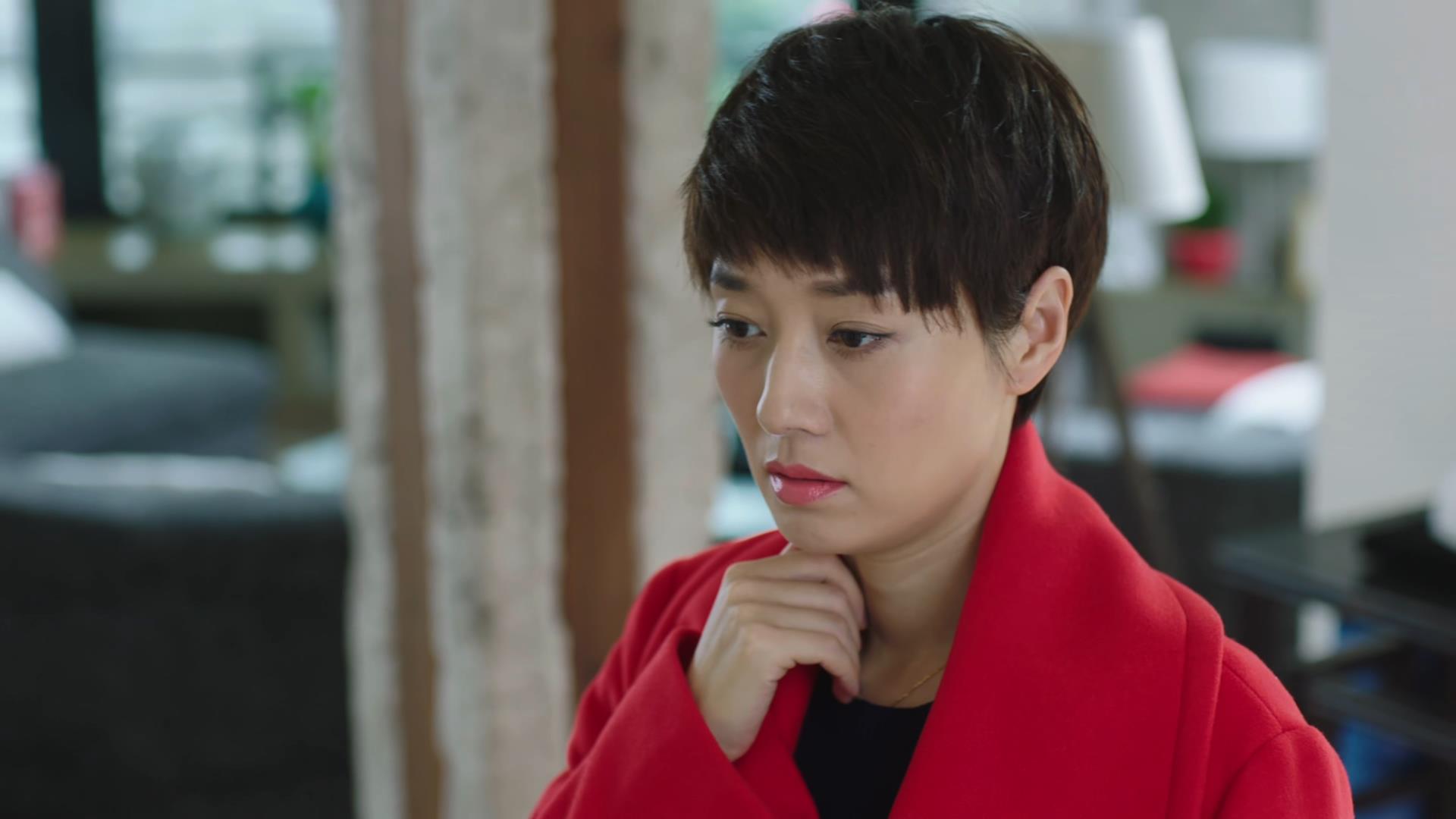 《我的后半生》订婚宴上,薇薇叫司机老张爸爸,唐晶拉住陌生男人