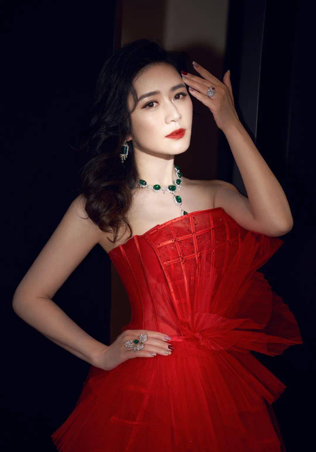 回顾田海蓉:丈夫病死狱中,留下130亿遗产,如今选择令人泪目