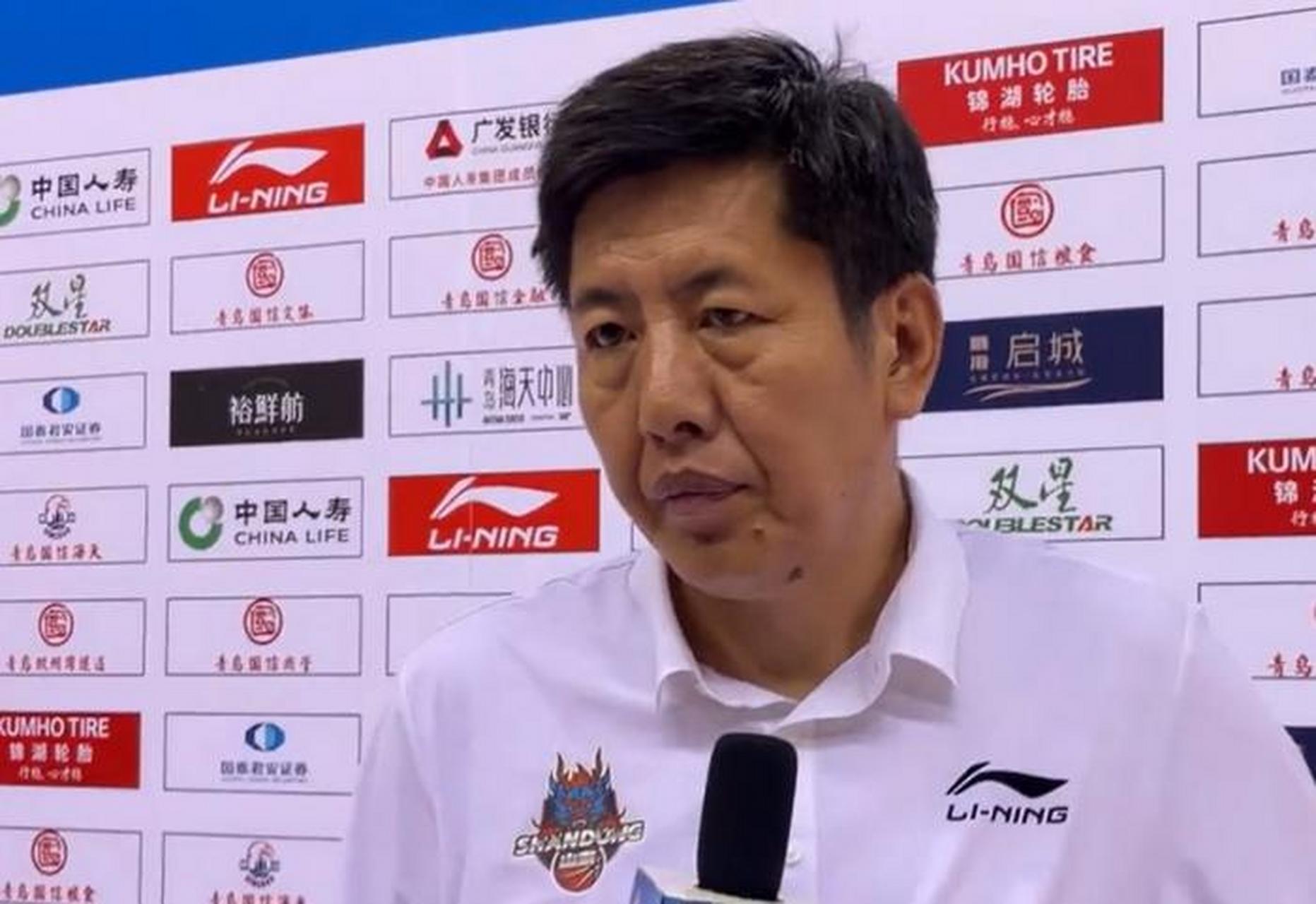 丁伟下课,外援教练成疑团.巩晓彬无意回归?难道要请外教来拯救球队?