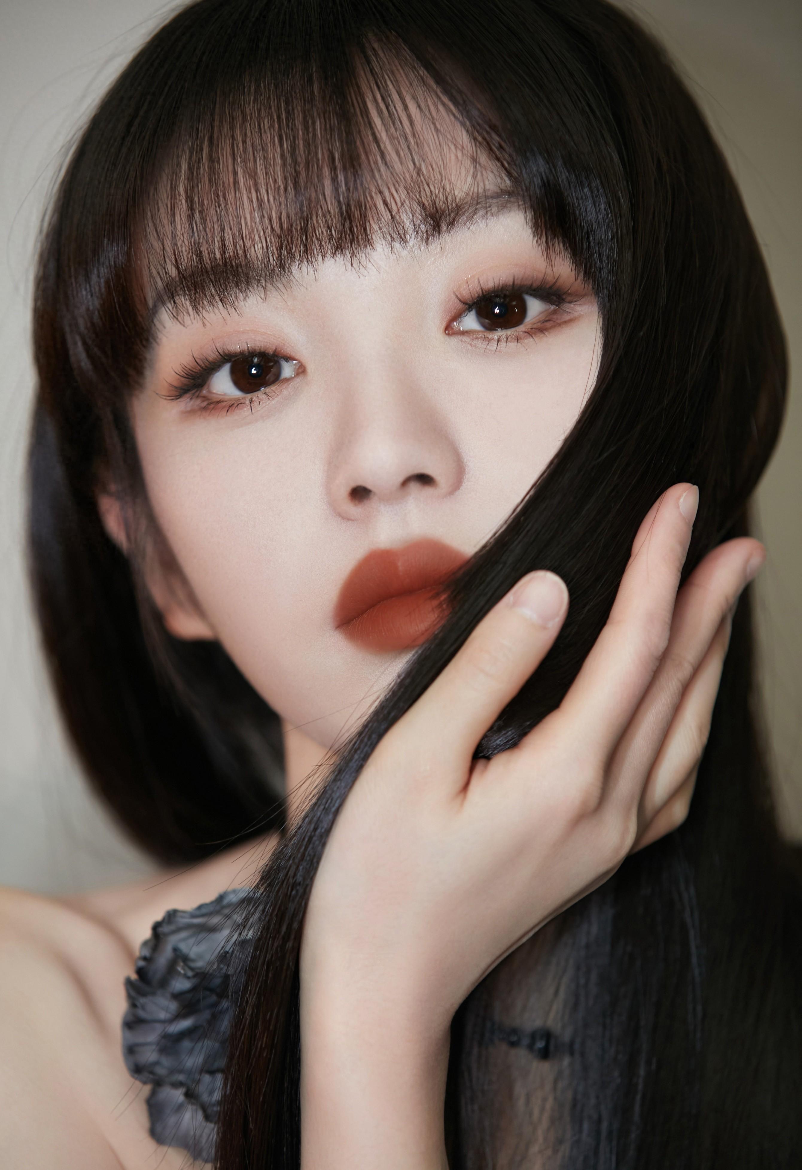 田曦薇的独特气质闪耀派对