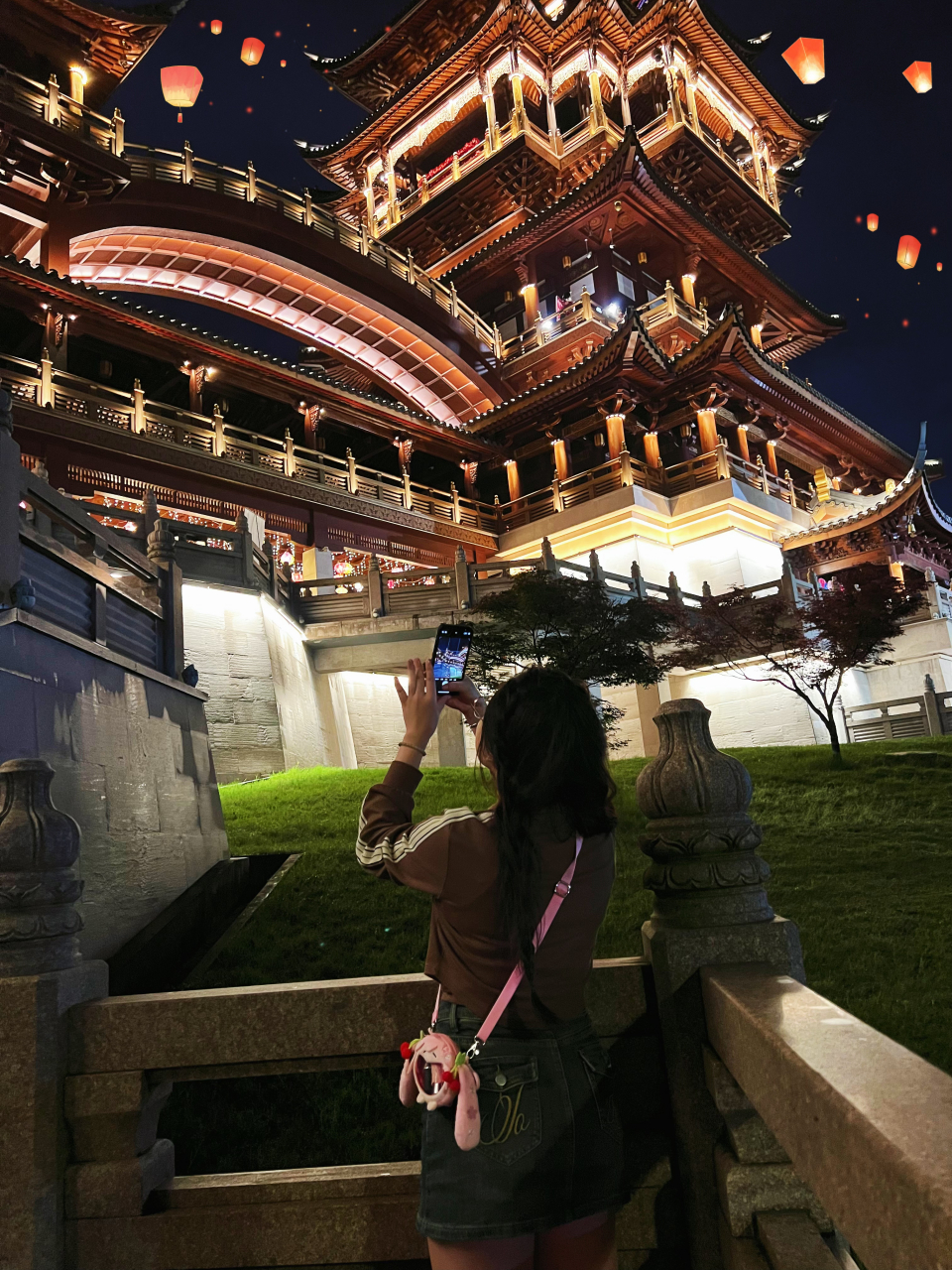 五一假期,和朋友打卡了义乌鸡鸣阁,同样也是刘亦菲仙女出演的〈梦华录