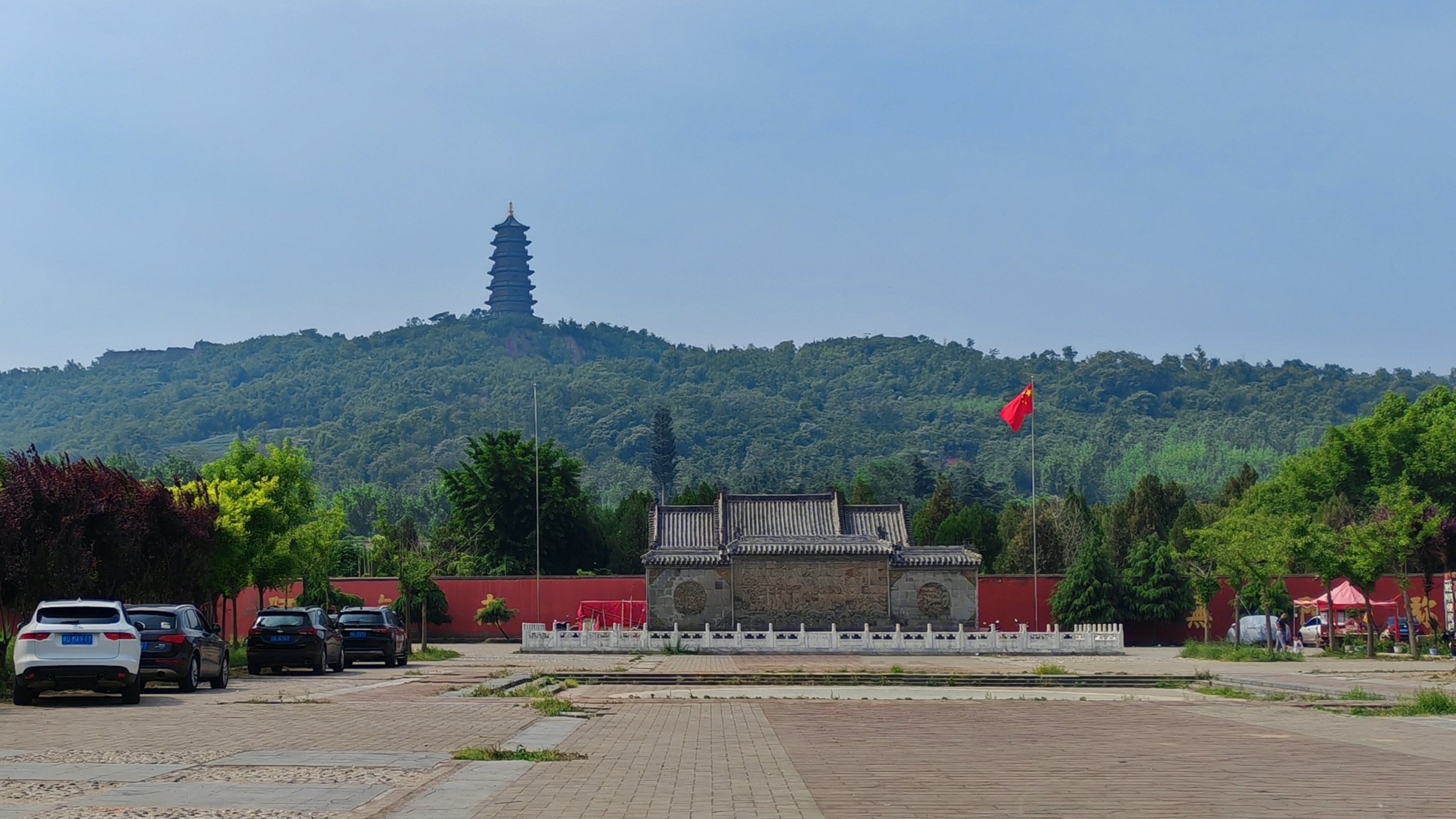 在七叶树花开的最美季节遇见乾明寺,愿往后余生皆是好运