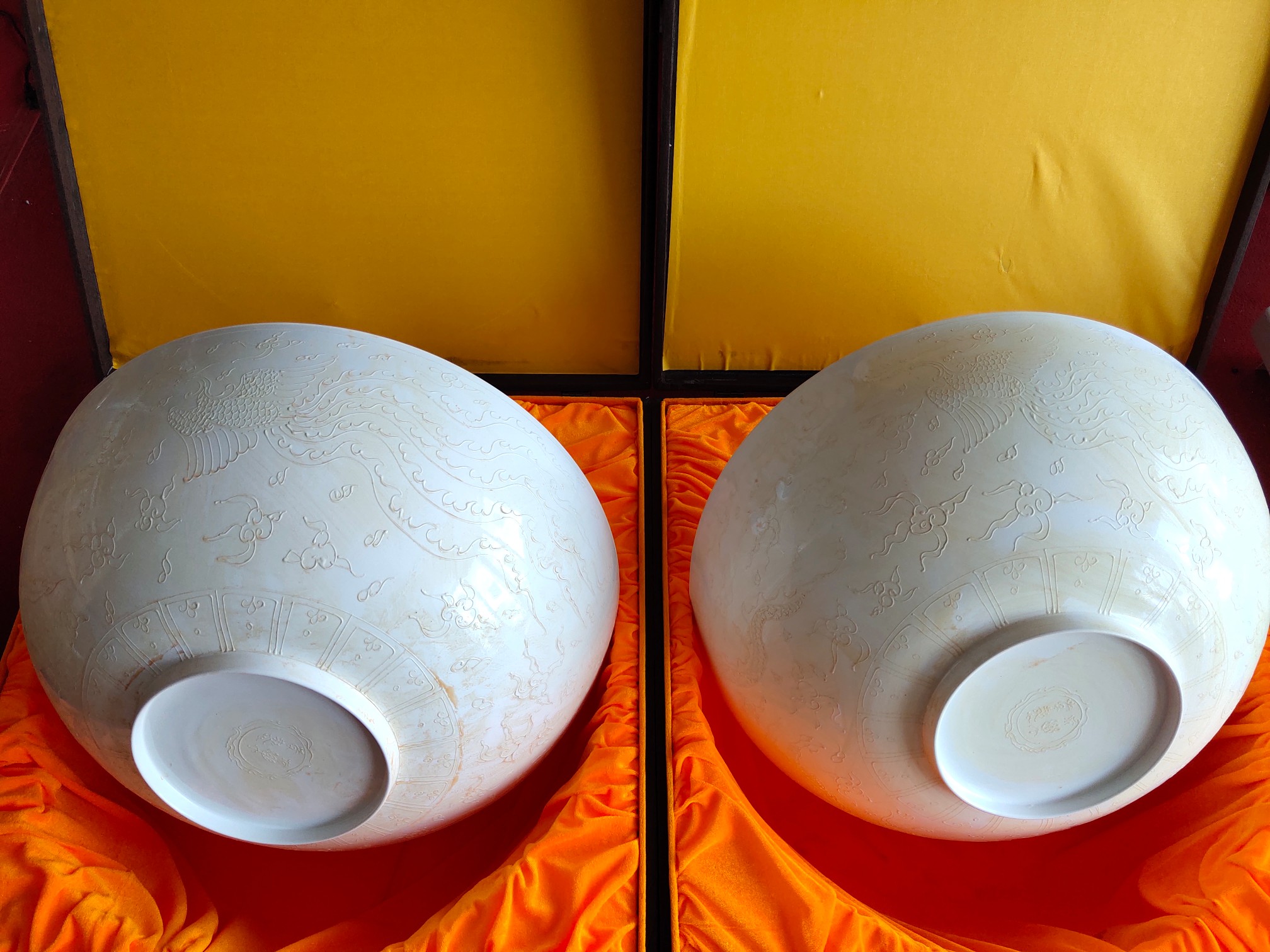 珍藏●永乐年制薄胎白鼬龙凤纹夜光大碗一对