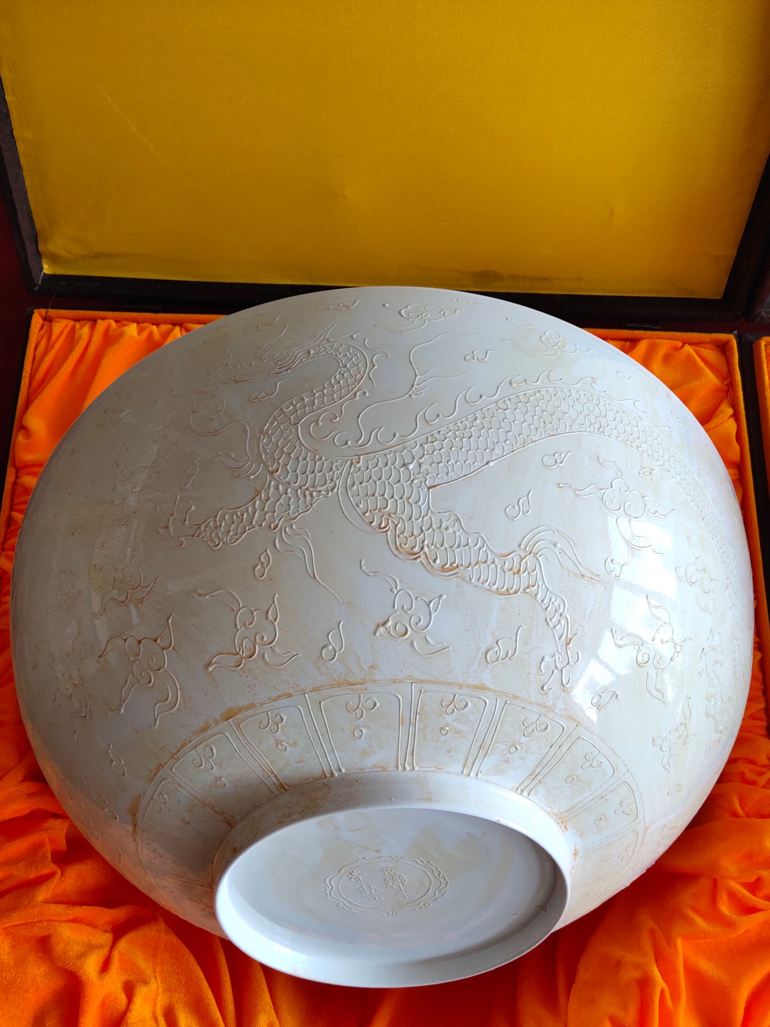 珍藏●永乐年制薄胎白鼬龙凤纹夜光大碗一对