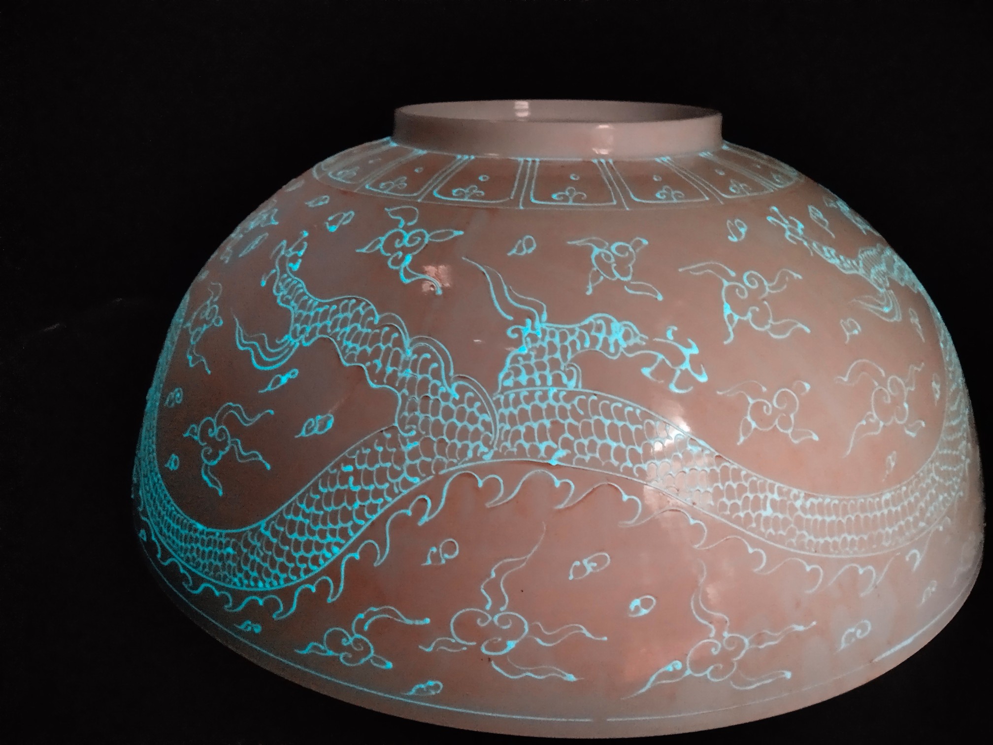 珍藏●永乐年制薄胎白鼬龙凤纹夜光大碗一对